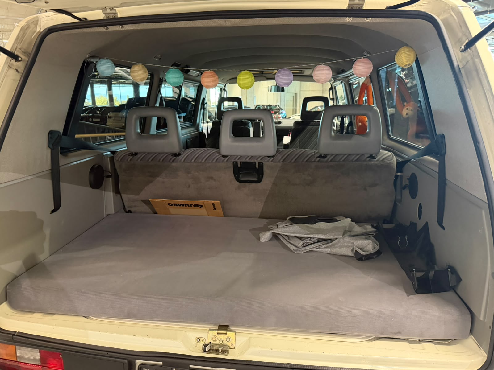 VW Multivan White Star Edition-image-26