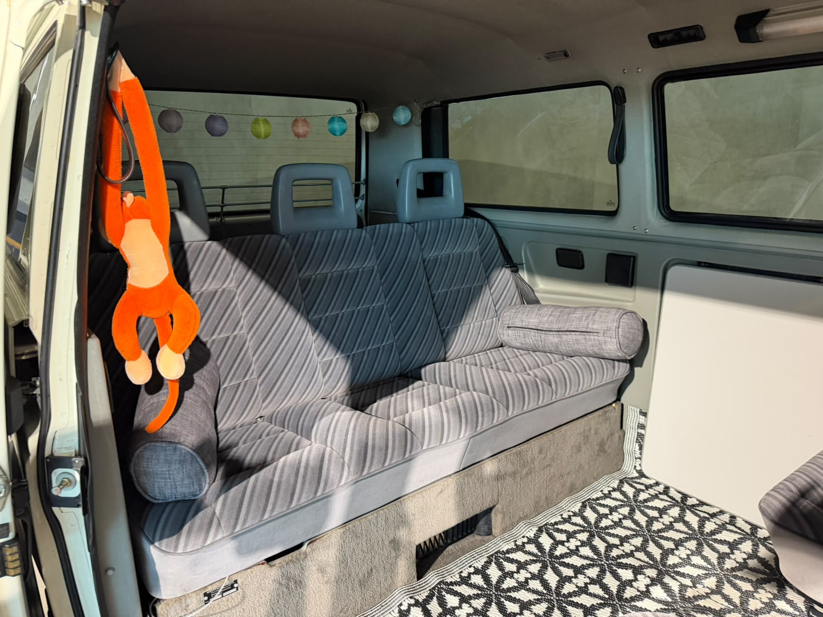 VW Multivan White Star Edition-image-27