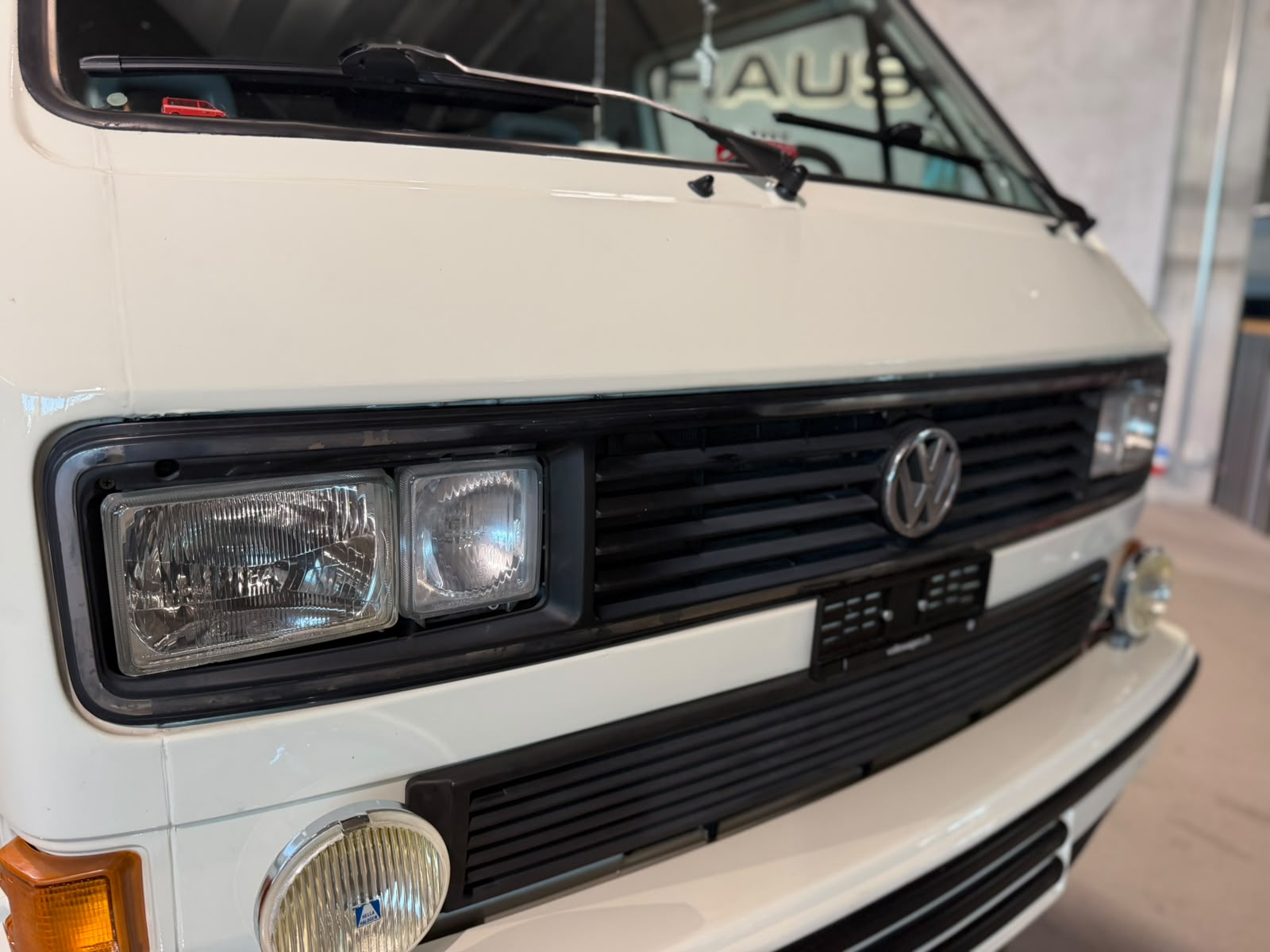 VW Multivan White Star Edition-image-5