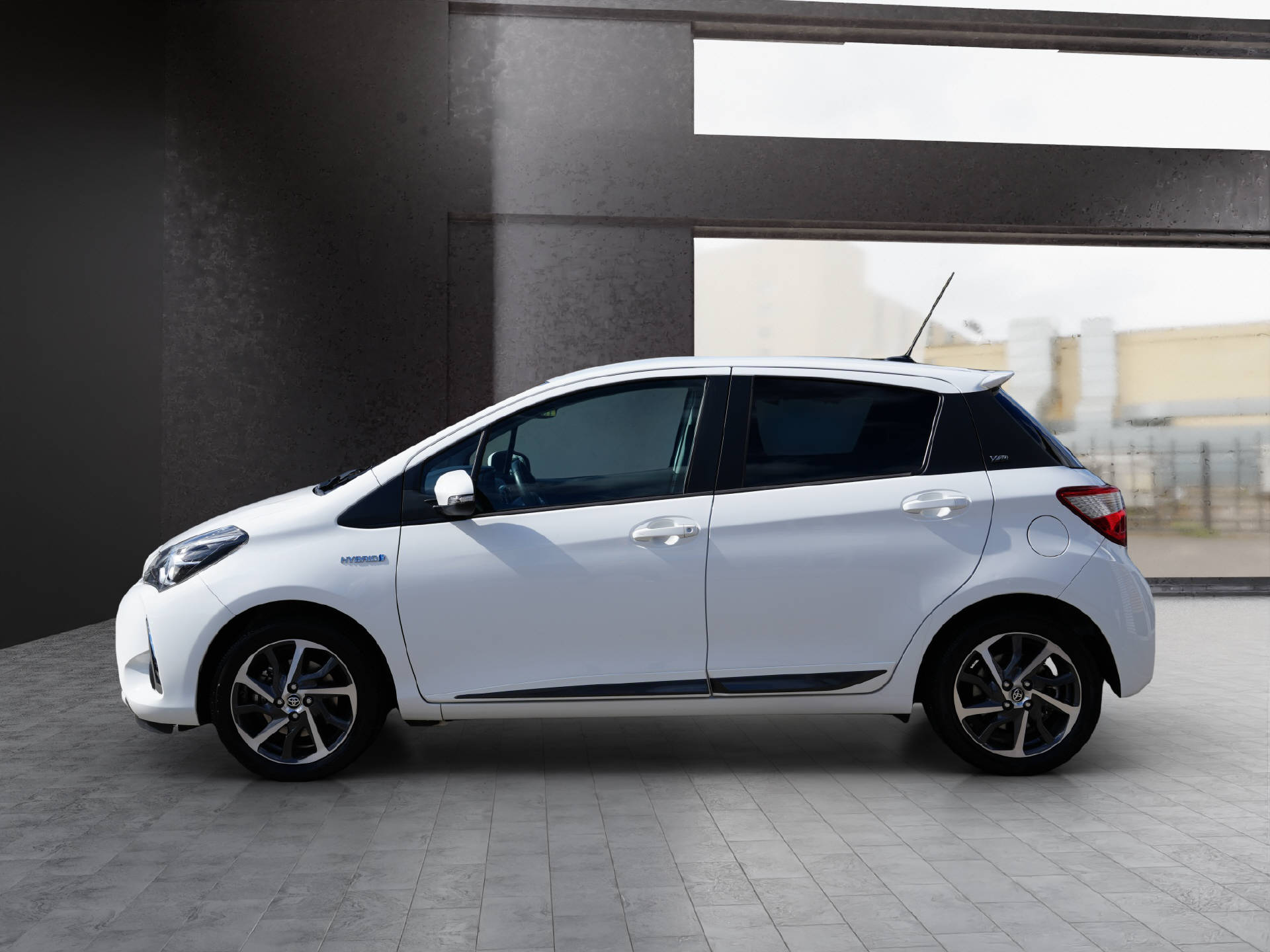 TOYOTA Yaris 1.5 VVT-i HSD 20-image-2