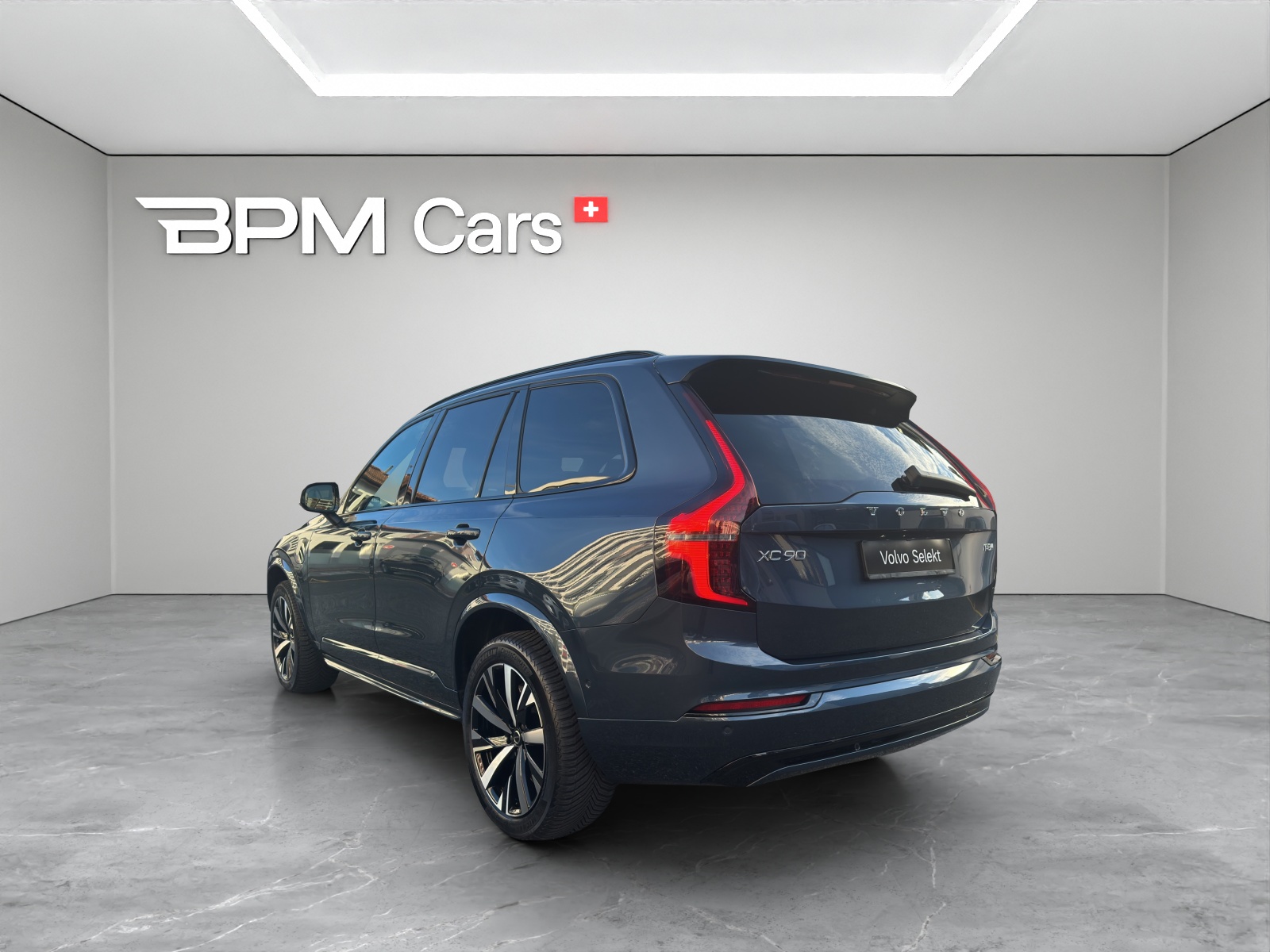 VOLVO XC90 2.0 T8 TE Plus Dark AWD-showroom-element-3