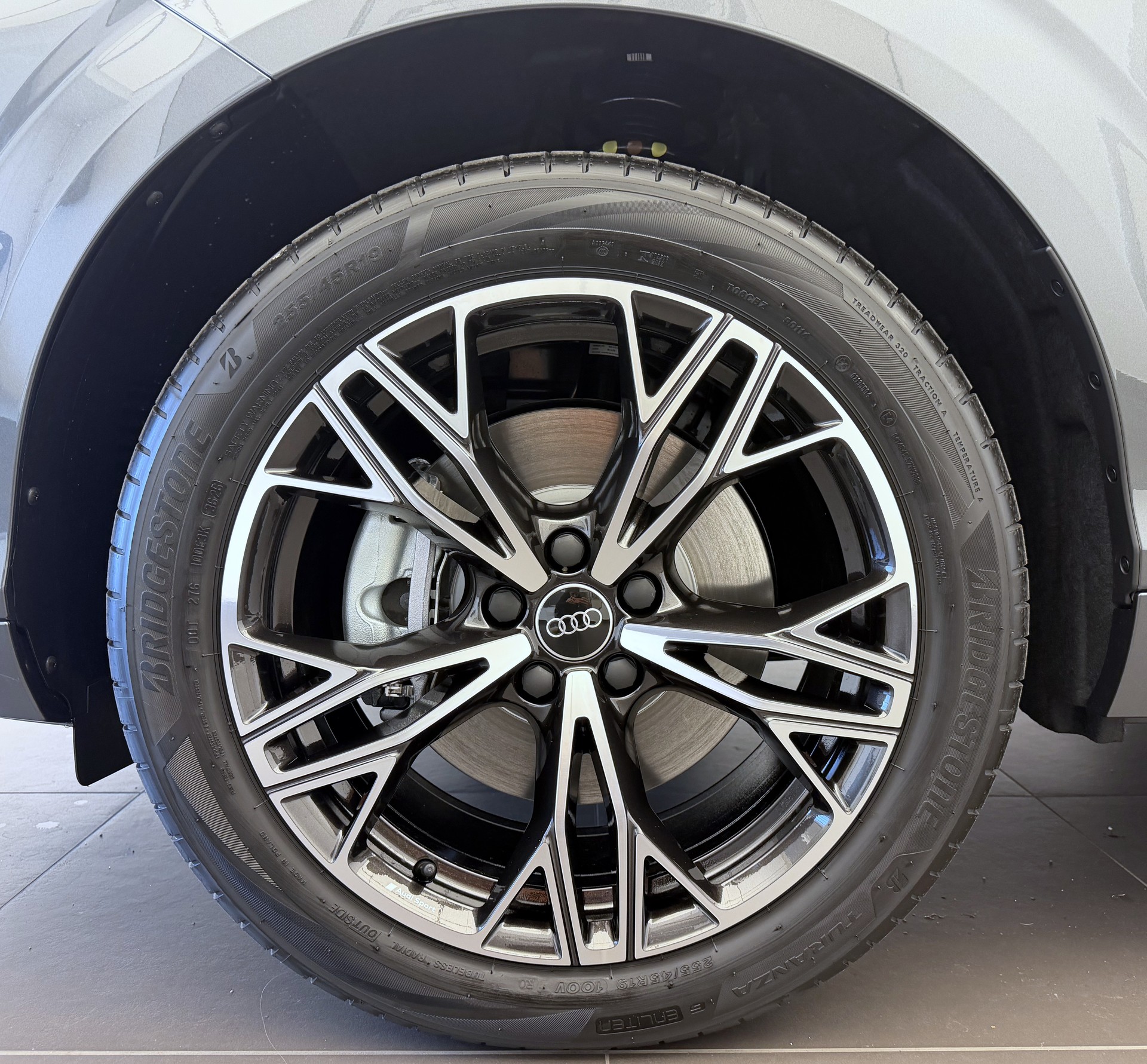 AUDI Q3 SUV TFSI quattro 195 kW S tronic-image-2