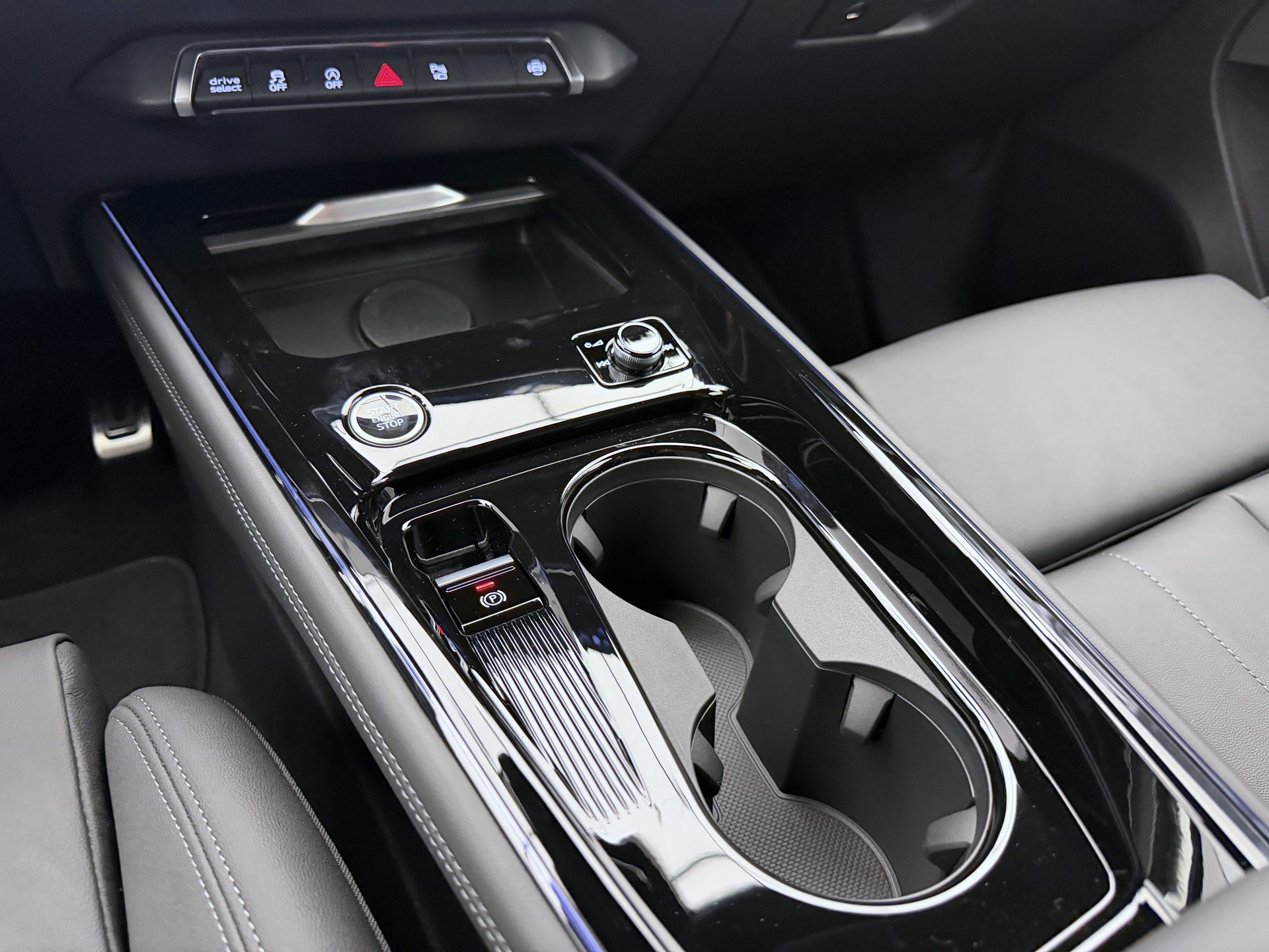 AUDI Q3 SUV TFSI quattro 195 kW S tronic-image-14