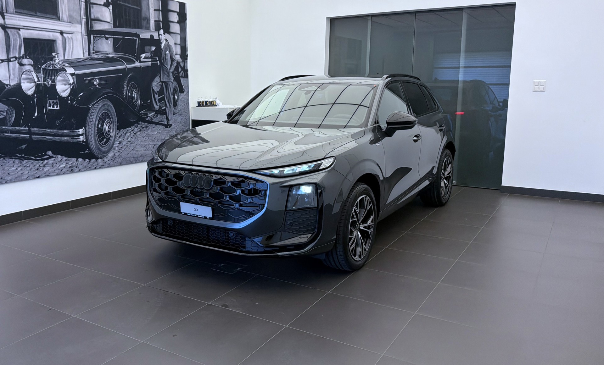 AUDI Q3 SUV TFSI quattro 195 kW S tronic-image-0