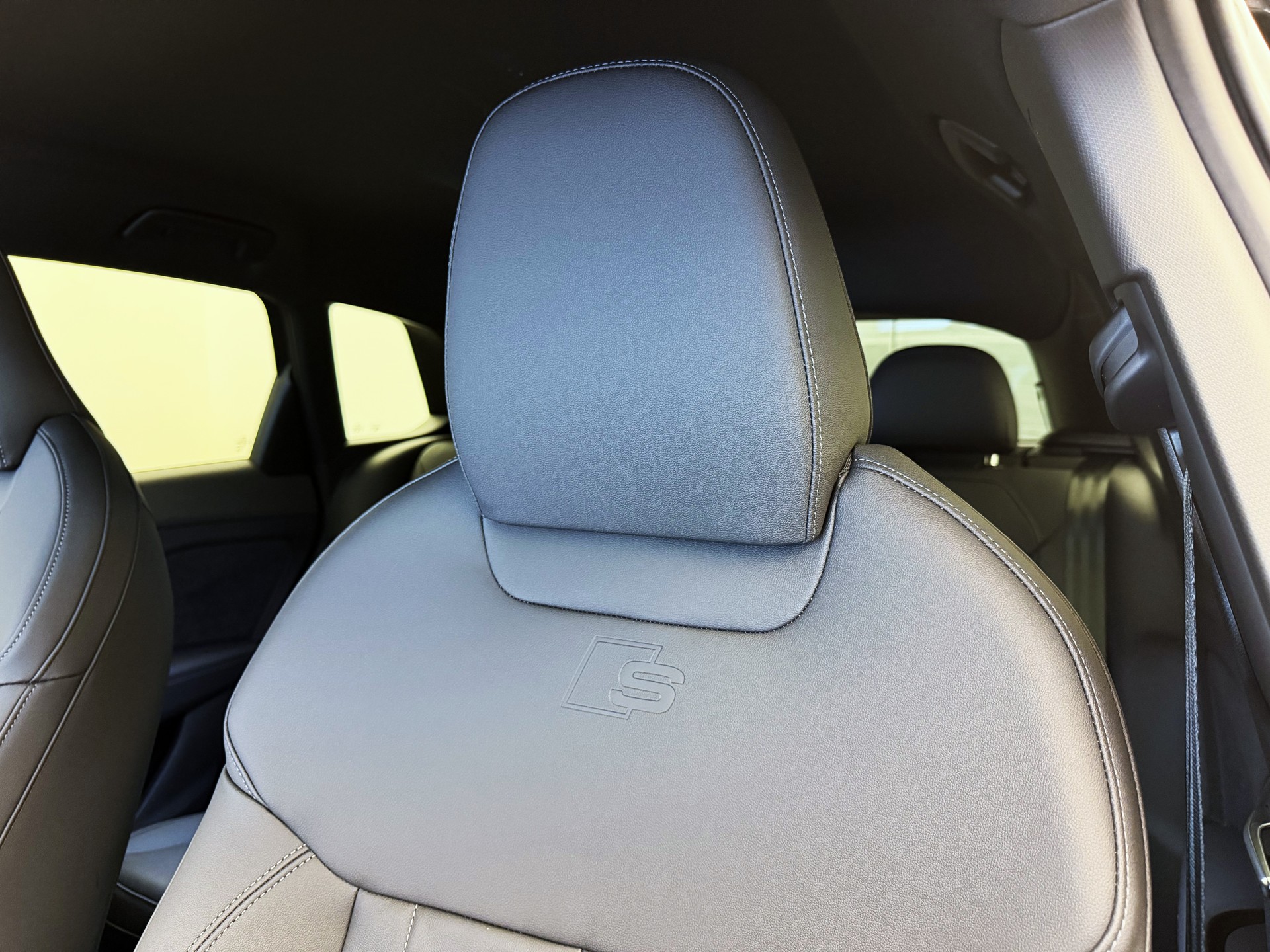AUDI Q3 SUV TFSI quattro 195 kW S tronic-image-6
