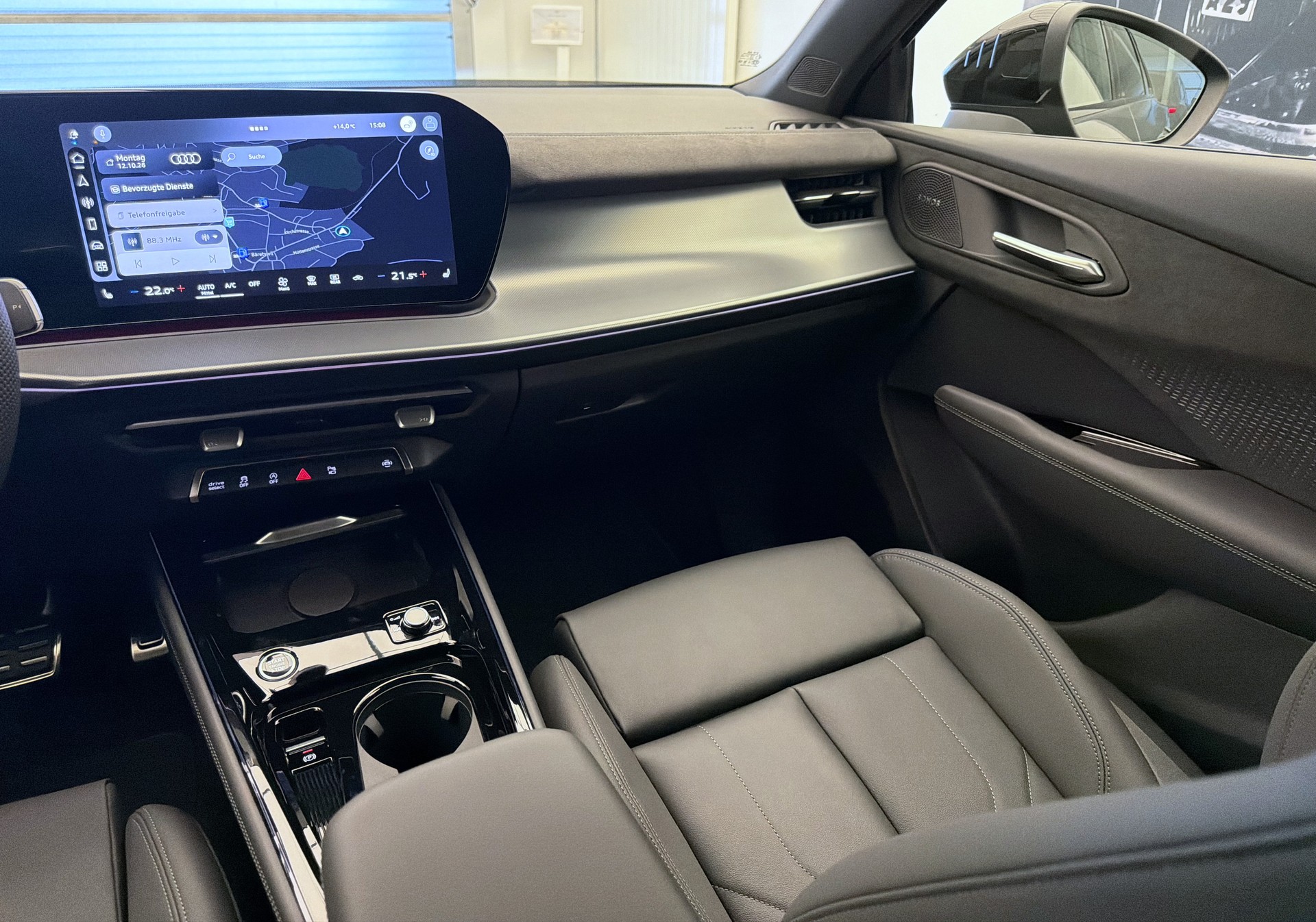 AUDI Q3 SUV TFSI quattro 195 kW S tronic-image-18