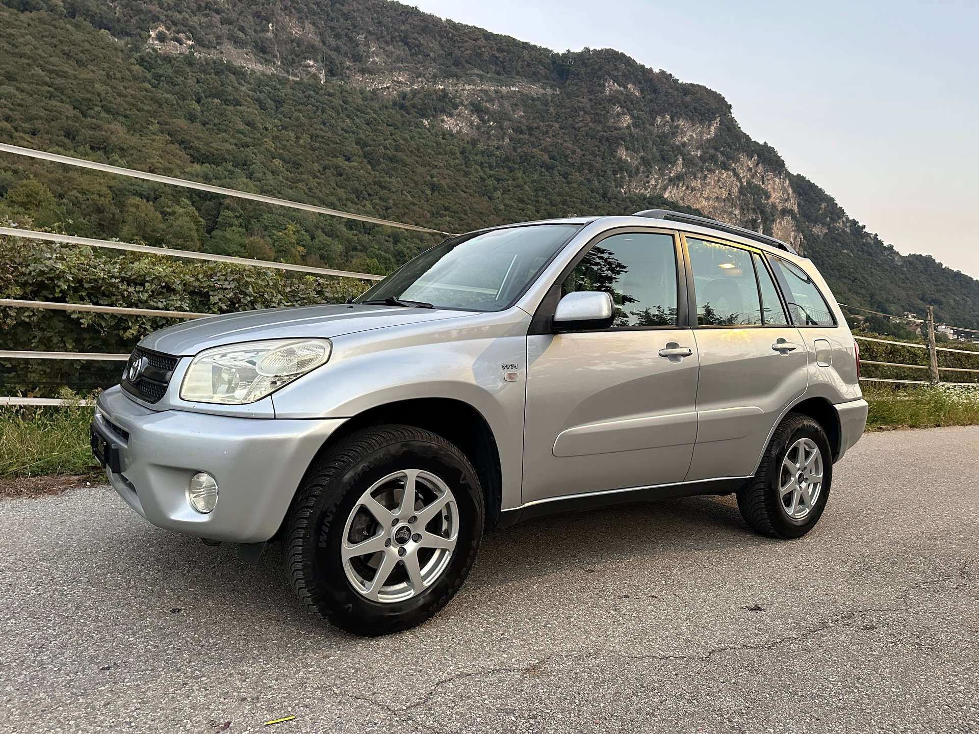 TOYOTA 2.0-image-1