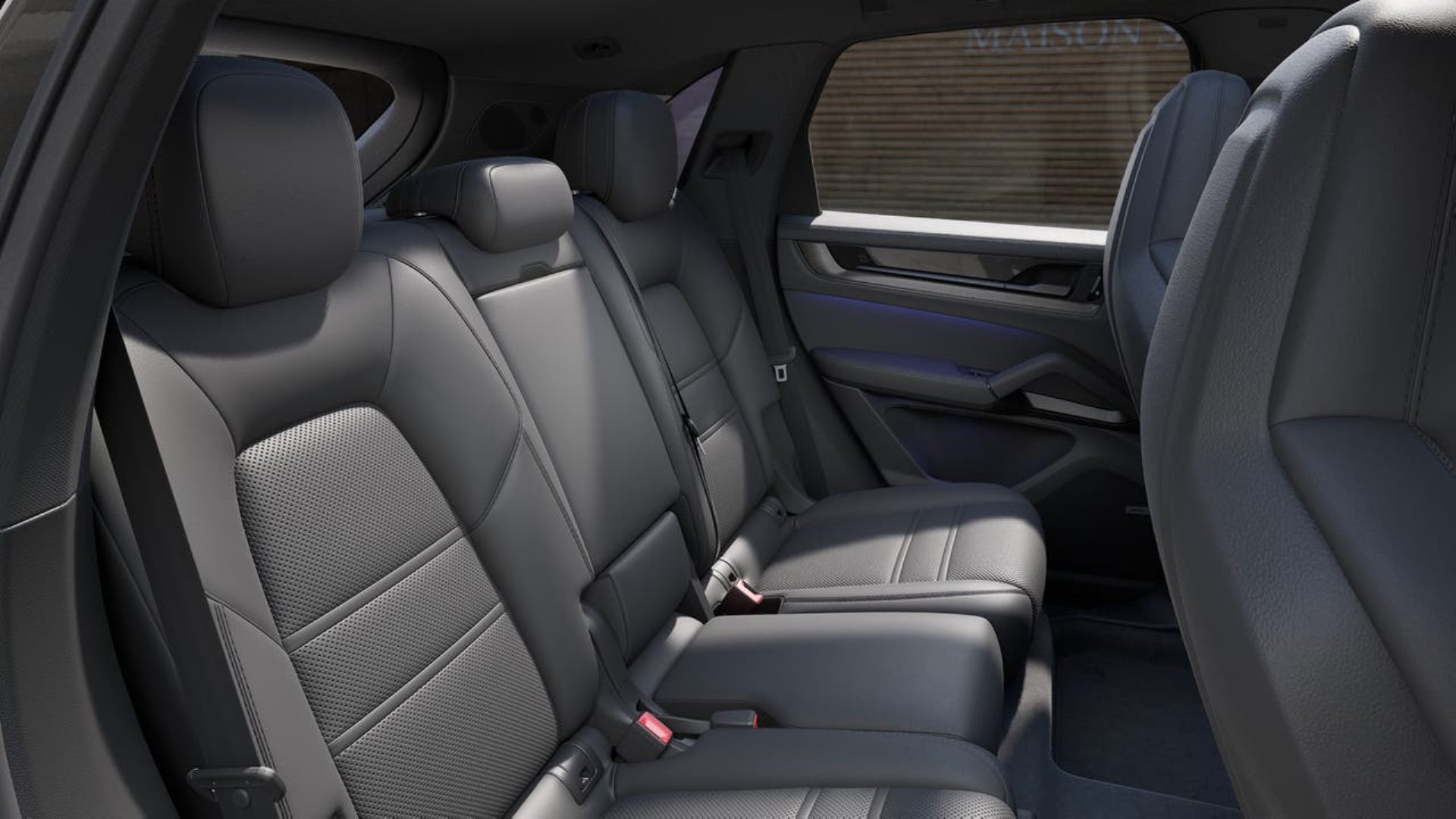 PORSCHE Cayenne E-Hybrid Black Edition-image-12
