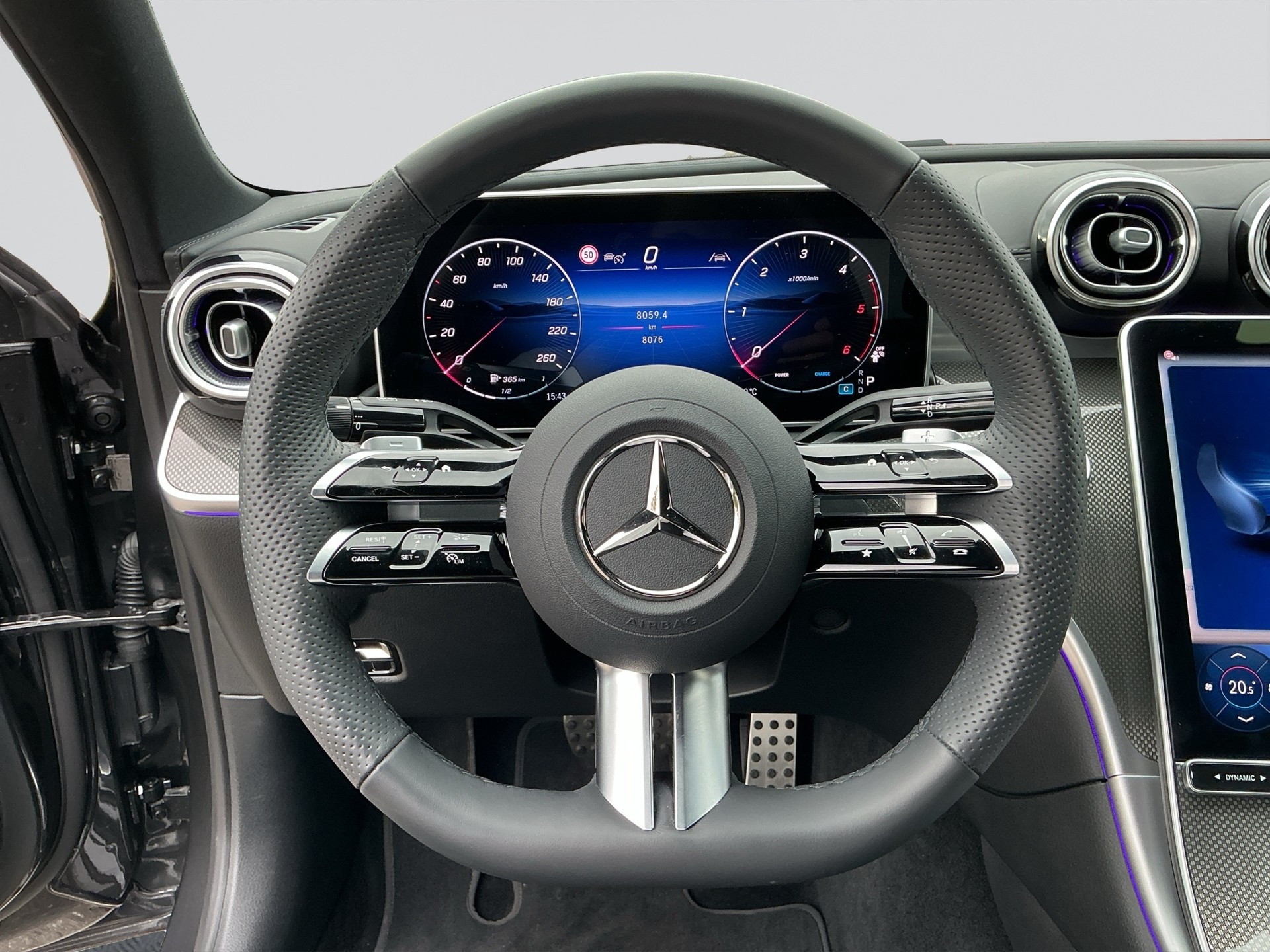 MERCEDES-BENZ C 200 d AMG Line-image-8