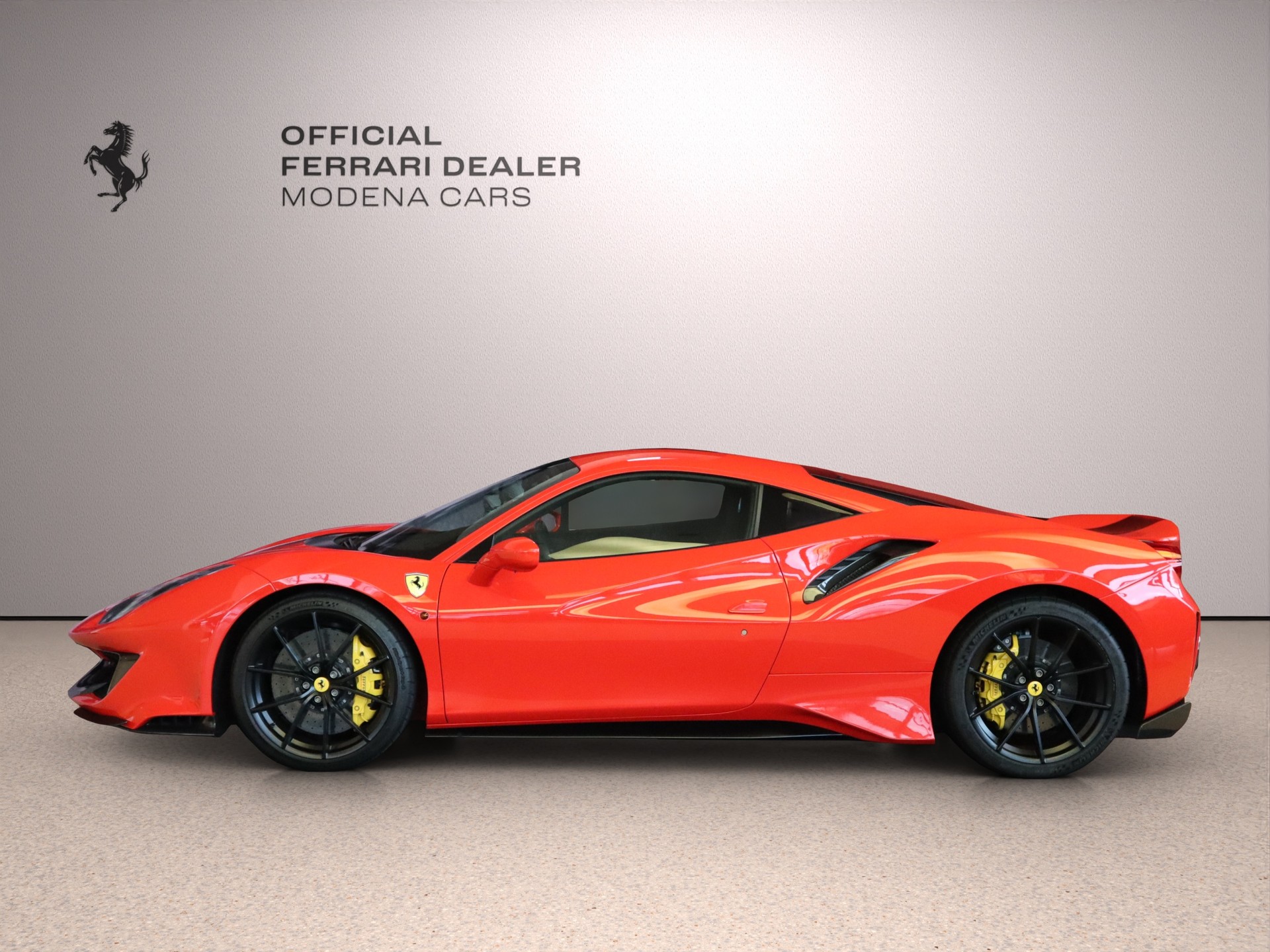 FERRARI 488 Pista 3.9 V8-image-8