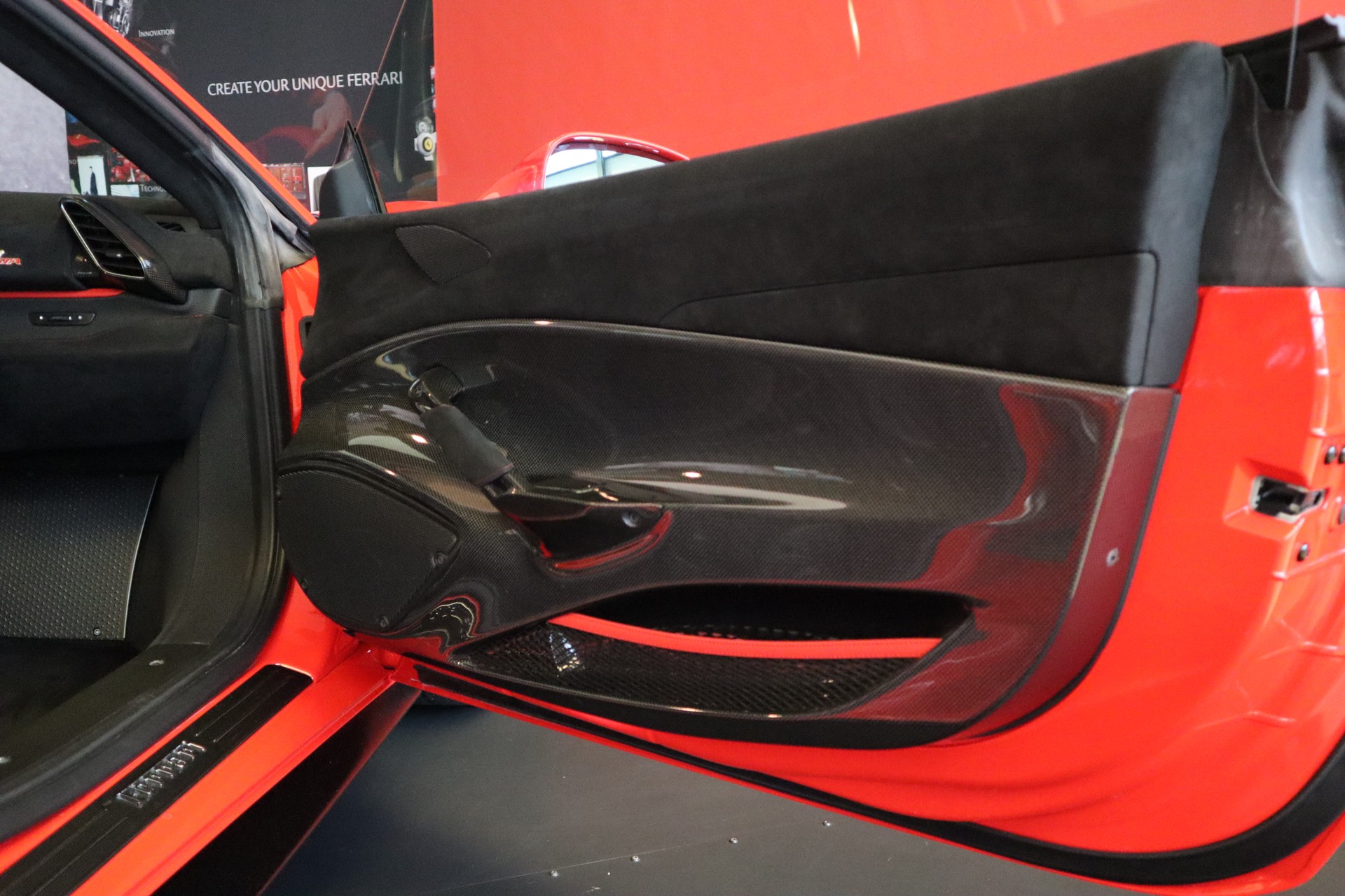 FERRARI 488 Pista 3.9 V8-image-22