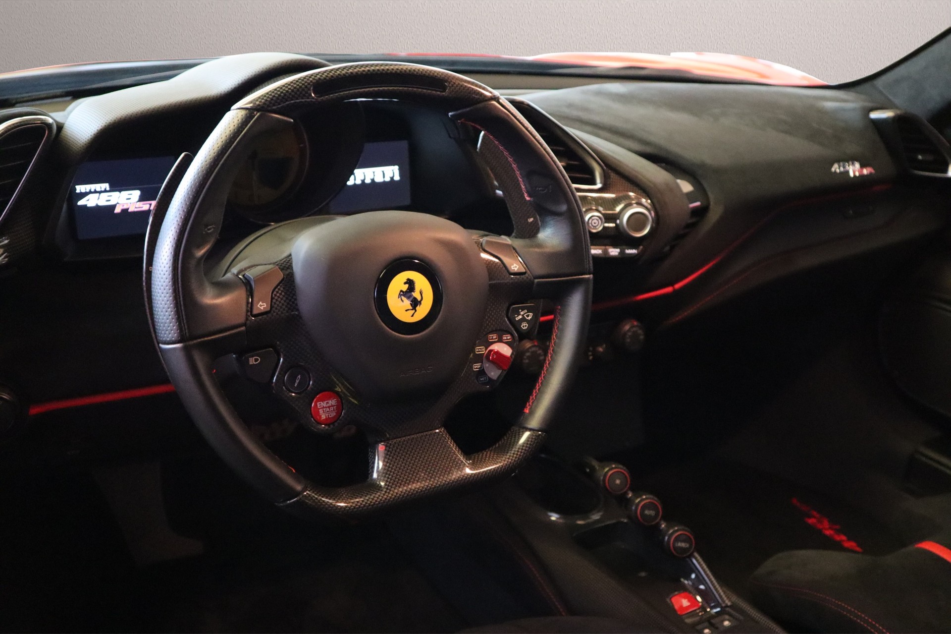 FERRARI 488 Pista 3.9 V8-image-2