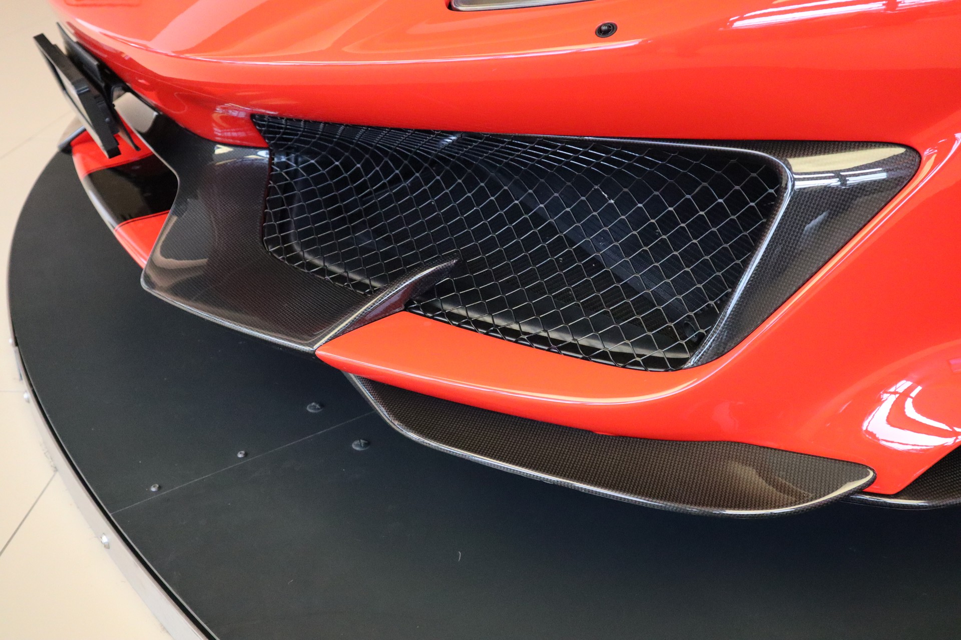 FERRARI 488 Pista 3.9 V8-image-7