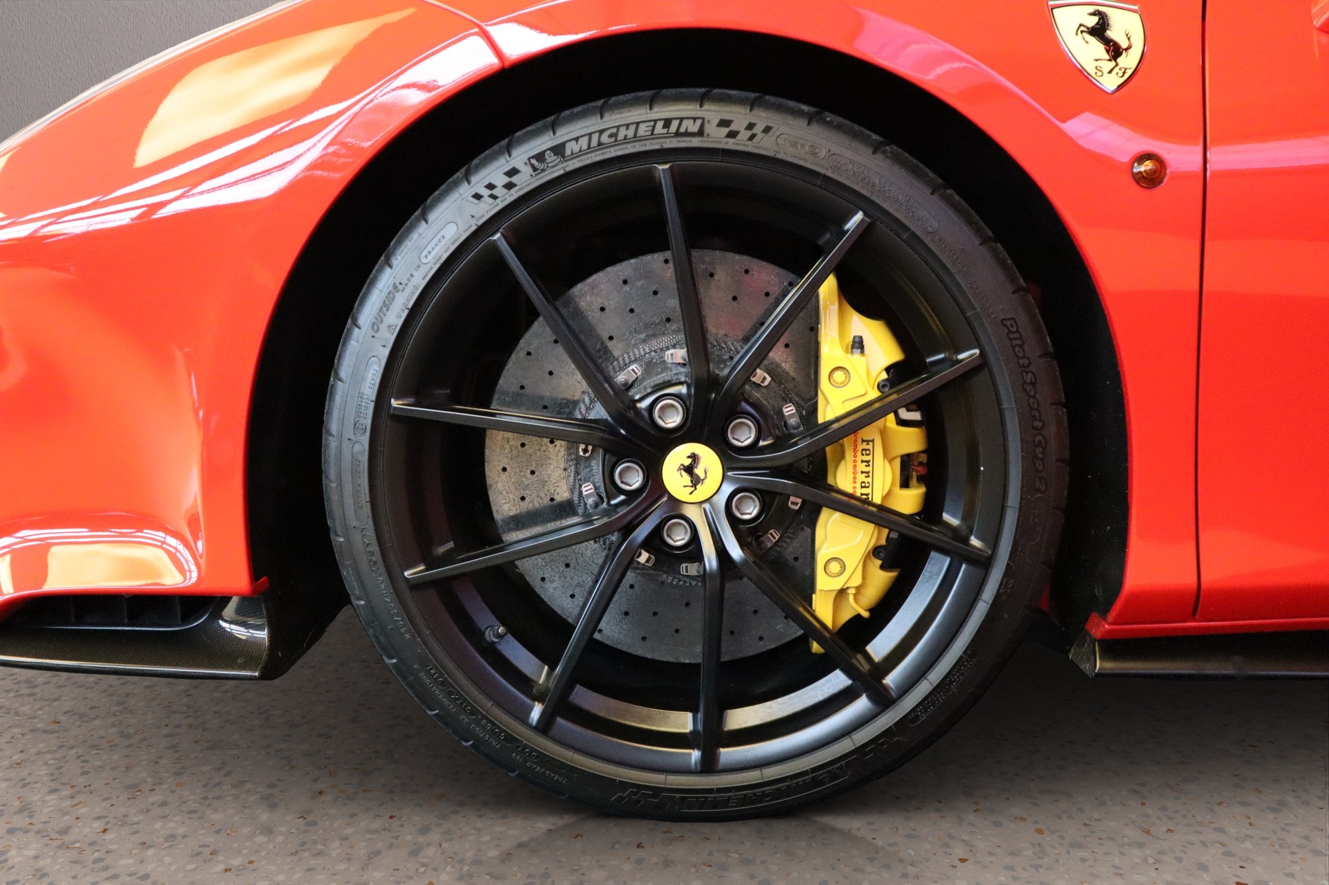 FERRARI 488 Pista 3.9 V8-image-31