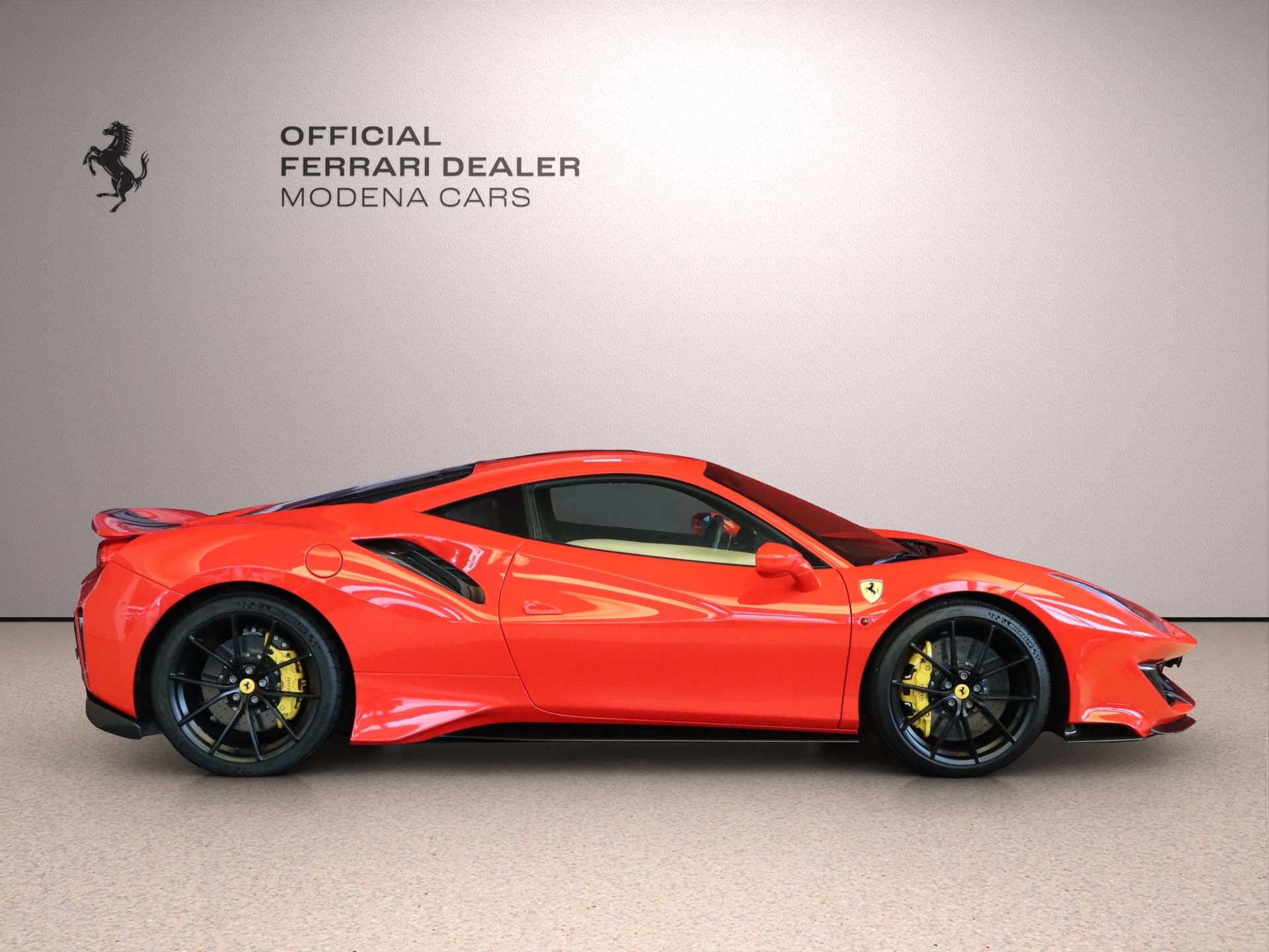 FERRARI 488 Pista 3.9 V8-image-16