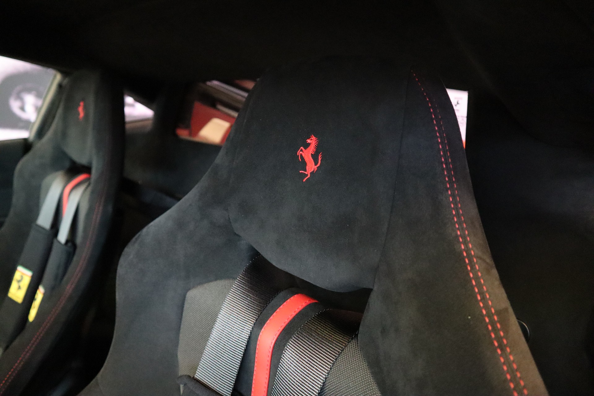 FERRARI 488 Pista 3.9 V8-image-24