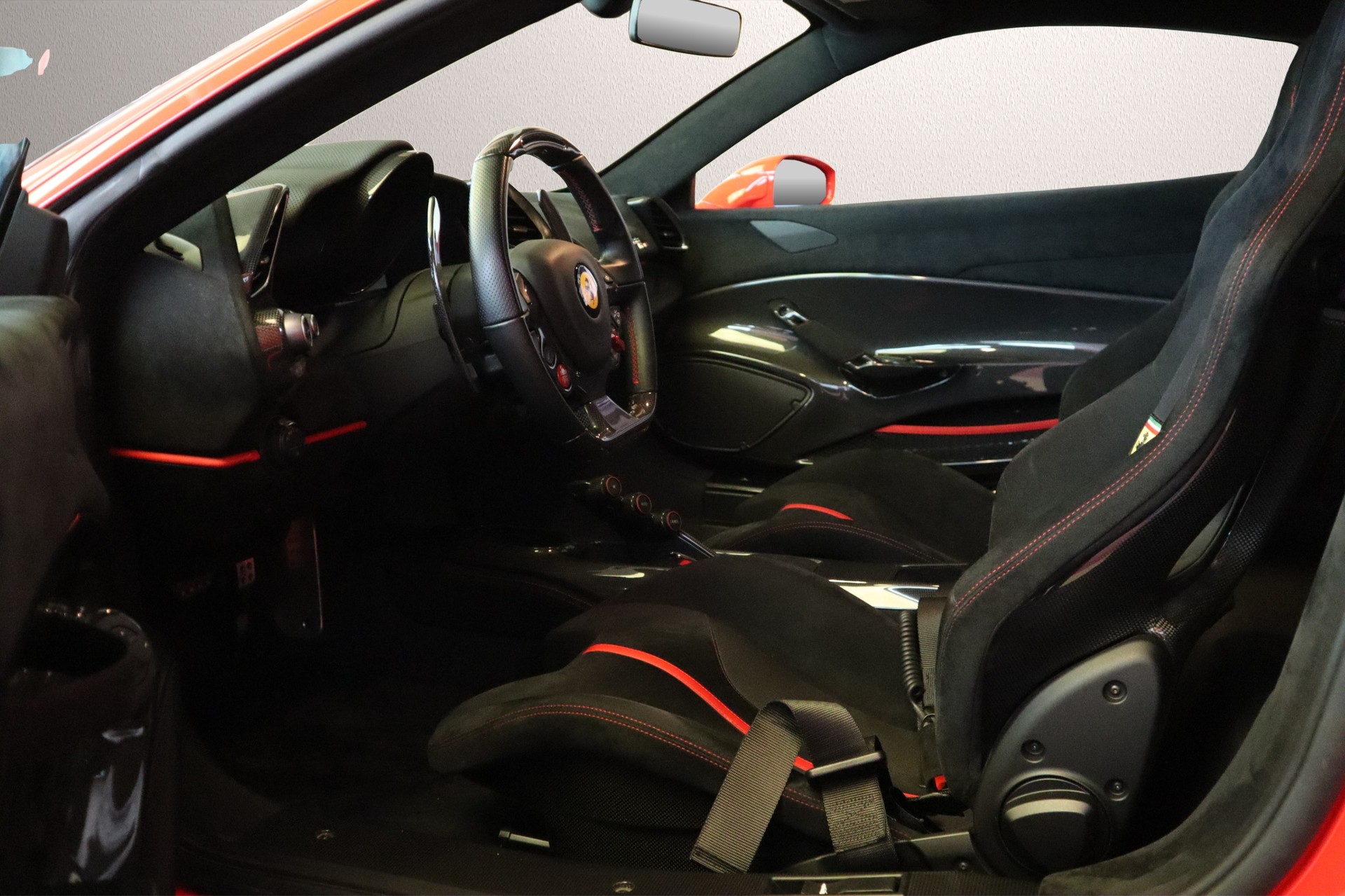 FERRARI 488 Pista 3.9 V8-image-3