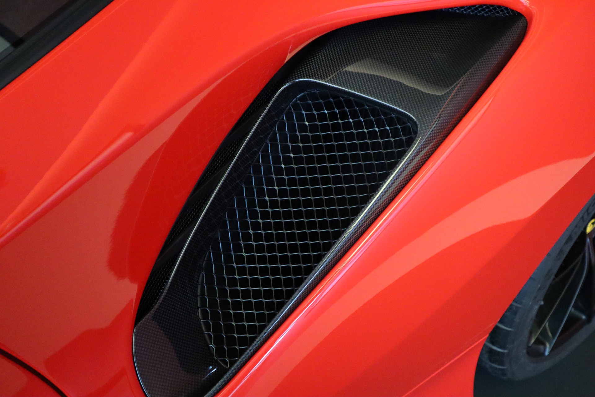 FERRARI 488 Pista 3.9 V8-image-18