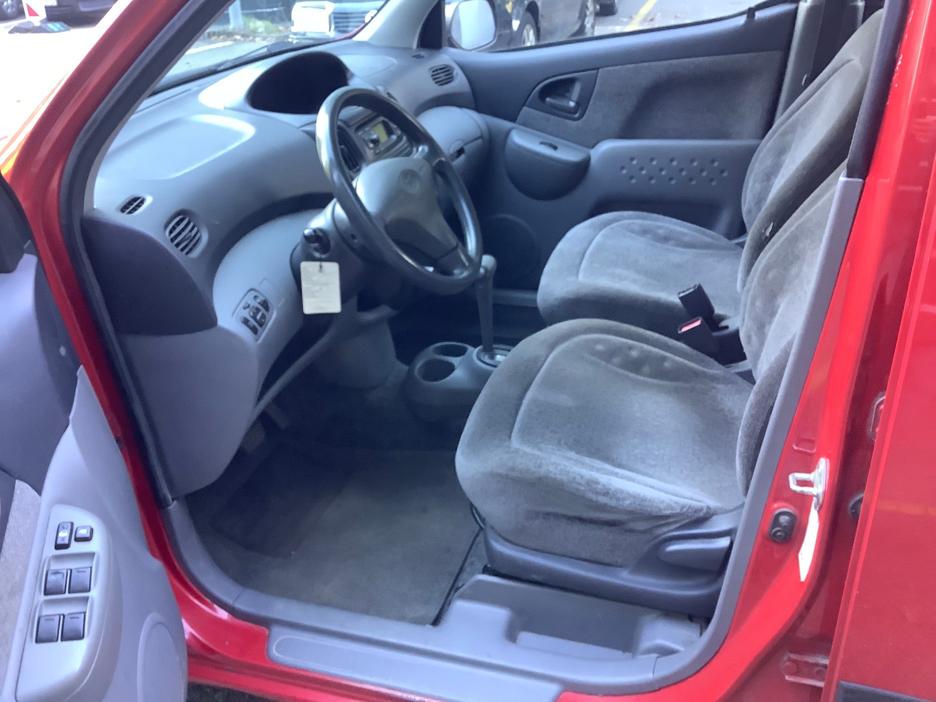 TOYOTA Yaris Verso 1.3 Linea Sol-image-5