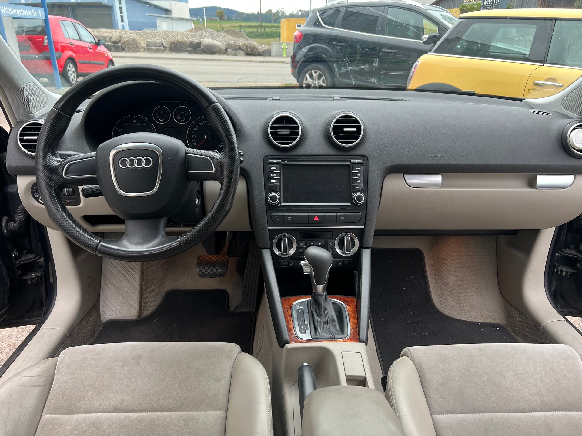 AUDI A3 Sportback 1.8 TFSI Ambiente S-tronic-image-6