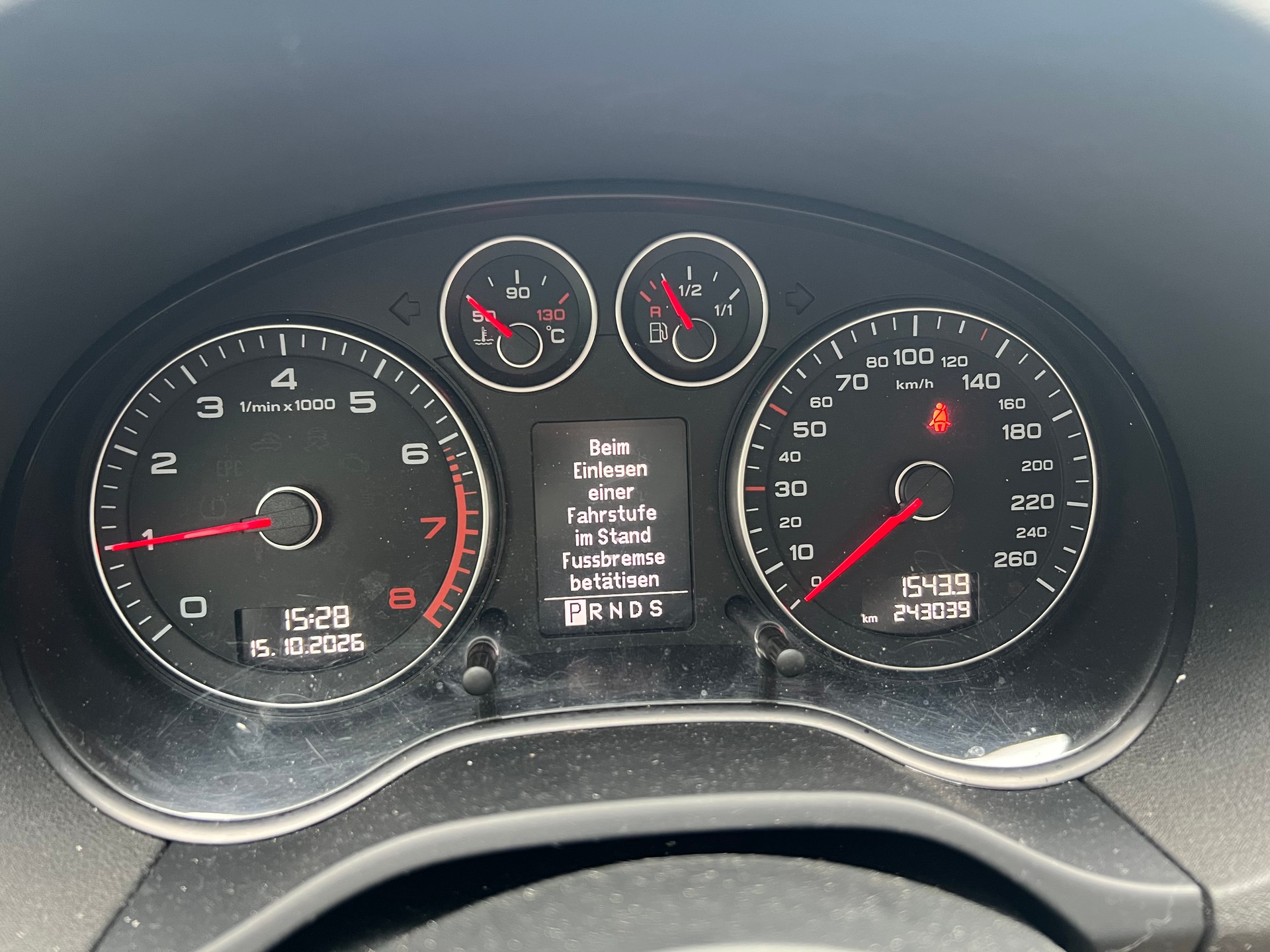 AUDI A3 Sportback 1.8 TFSI Ambiente S-tronic-image-9