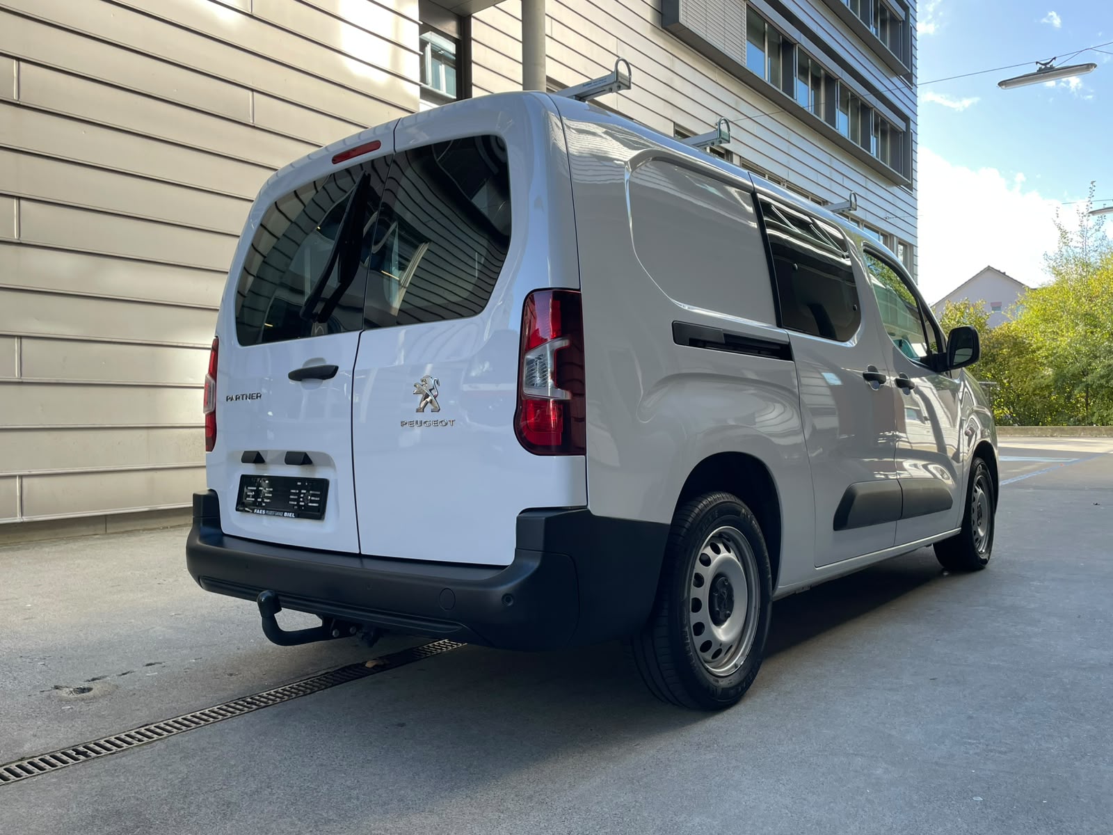 PEUGEOT Partner 1.5 Blue HDi Long 1000kg EAT8-image-5
