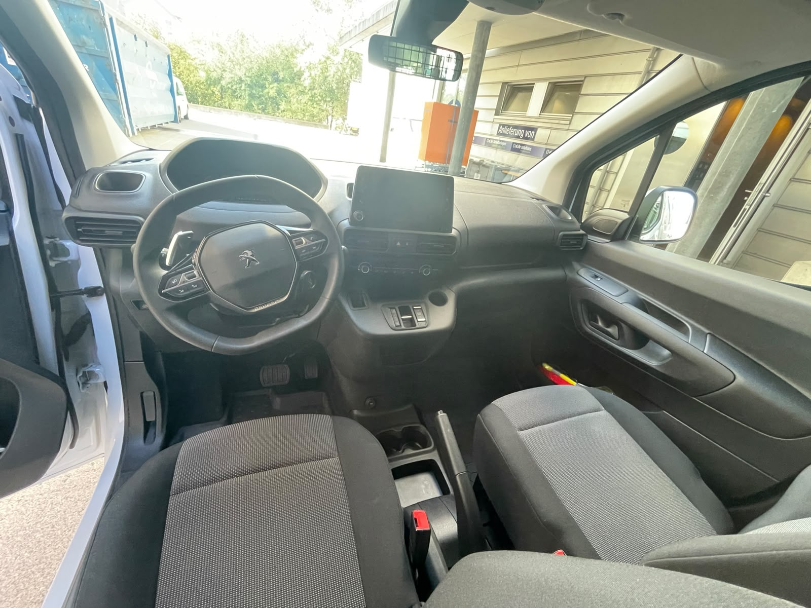 PEUGEOT Partner 1.5 Blue HDi Long 1000kg EAT8-image-9