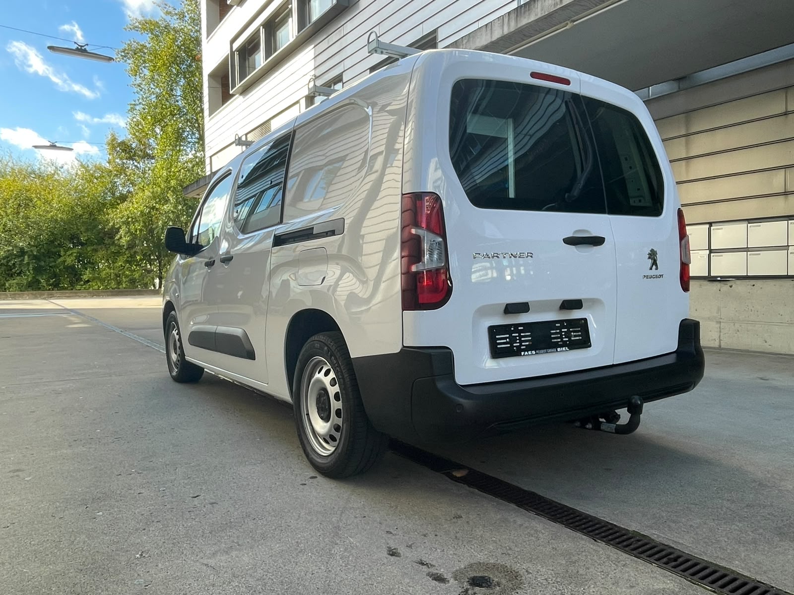 PEUGEOT Partner 1.5 Blue HDi Long 1000kg EAT8-image-2