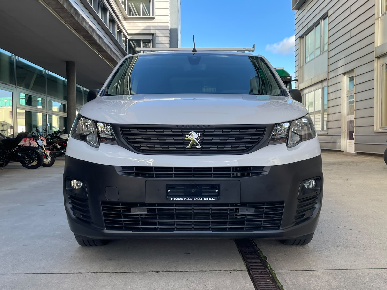 PEUGEOT Partner 1.5 Blue HDi Long 1000kg EAT8-image-7