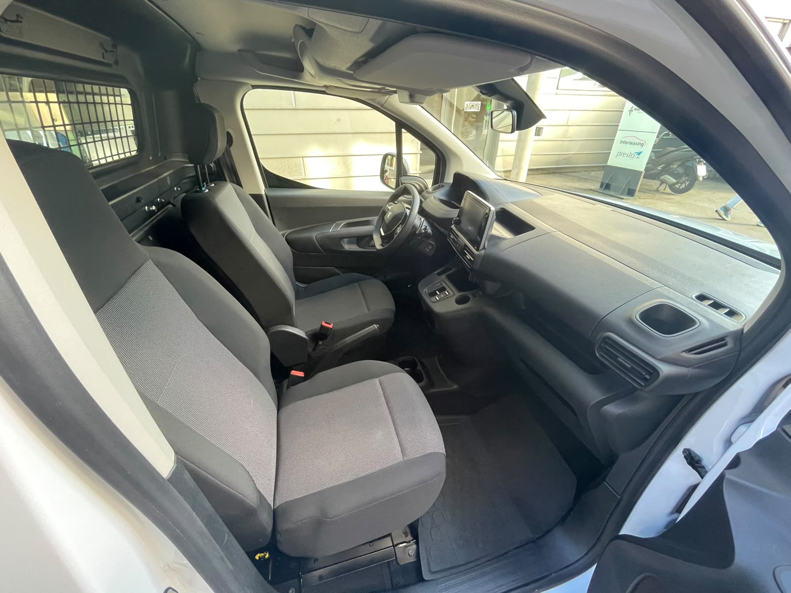PEUGEOT Partner 1.5 Blue HDi Long 1000kg EAT8-image-10