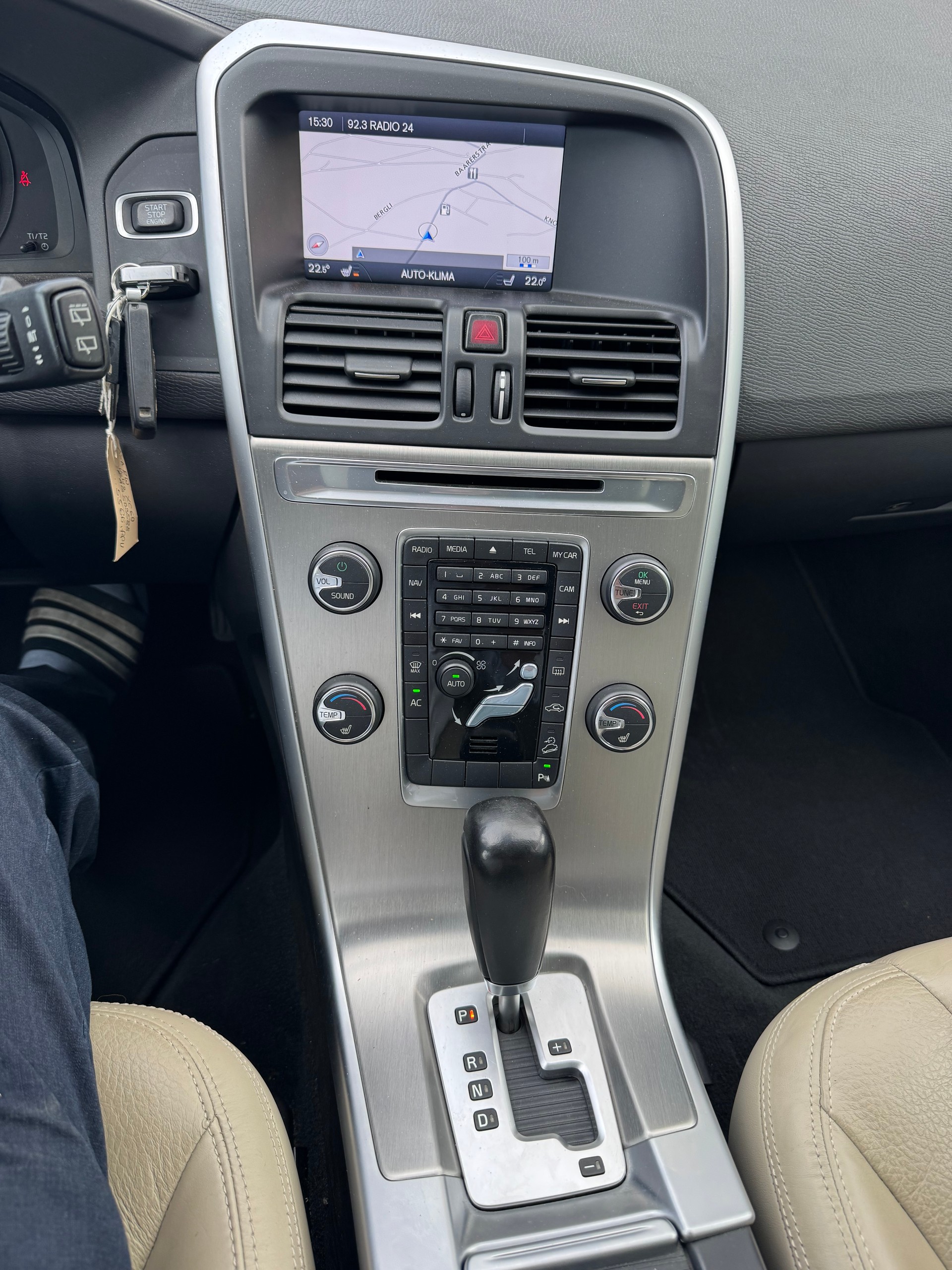 VOLVO XC60 D3 AWD Summum Geartronic-image-13