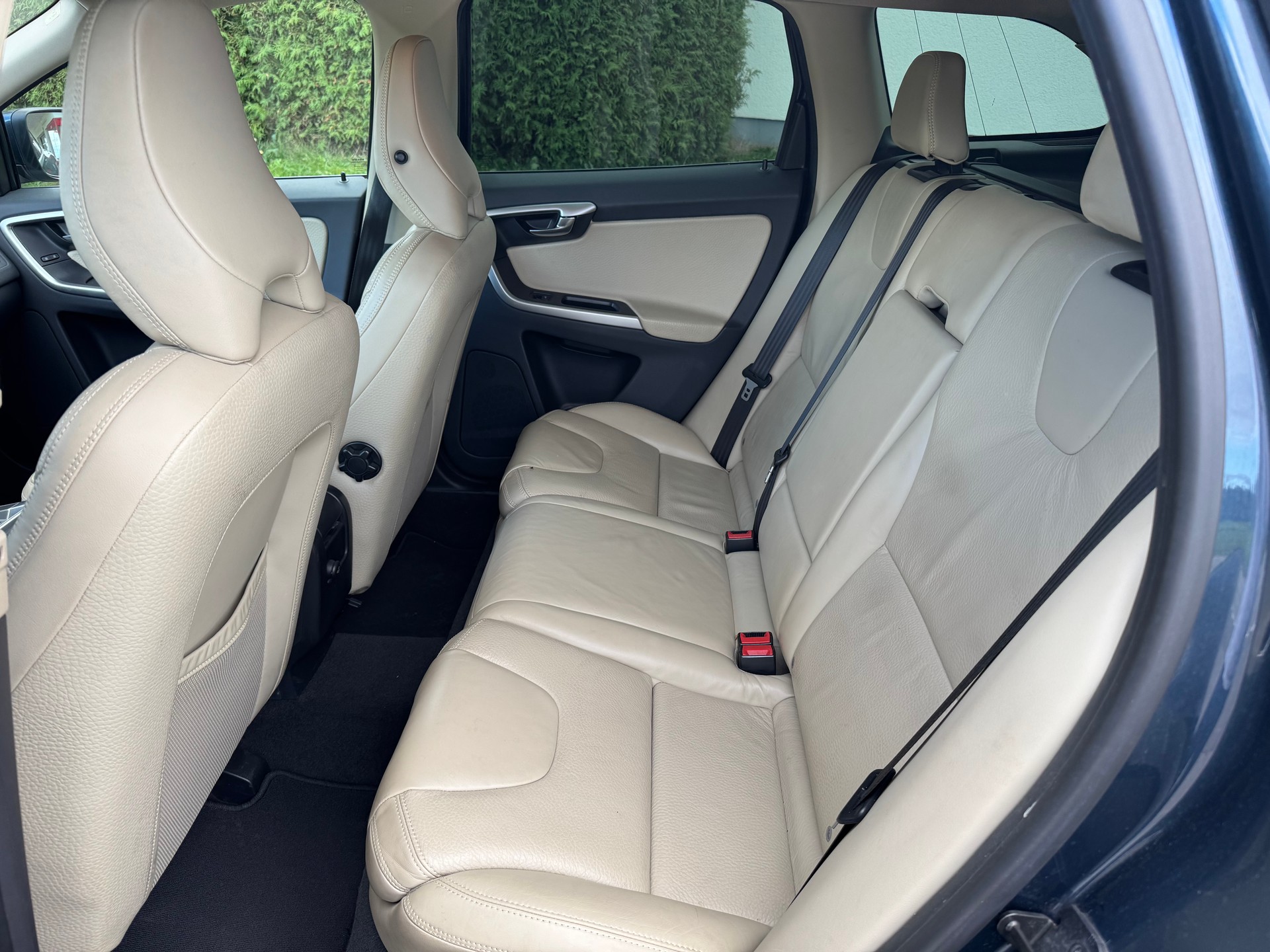 VOLVO XC60 D3 AWD Summum Geartronic-image-10