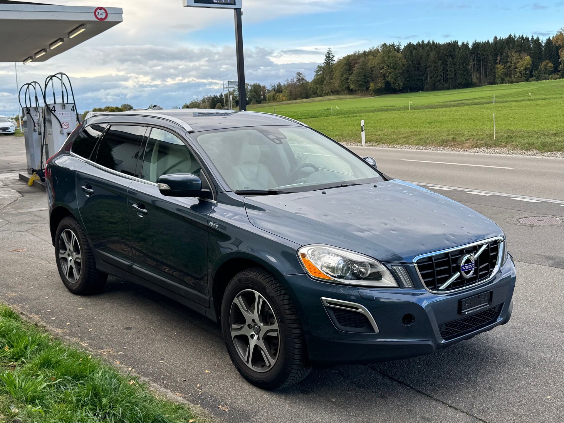 VOLVO XC60 D3 AWD Summum Geartronic-image-2
