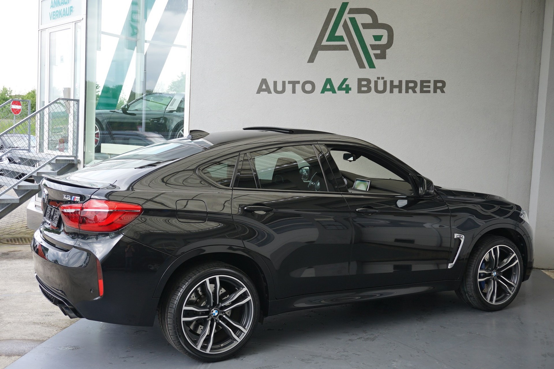 BMW X6M-image-7