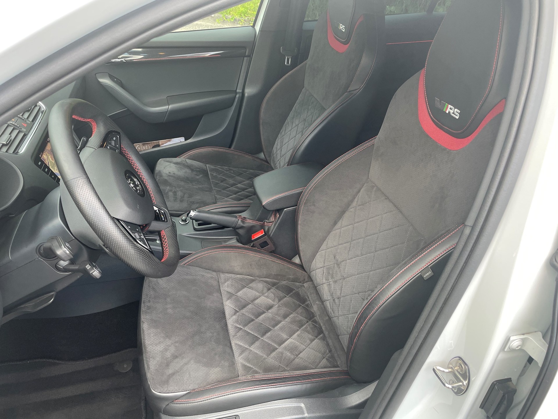 SKODA Octavia Combi 2.0 TSI RS DSG-image-4