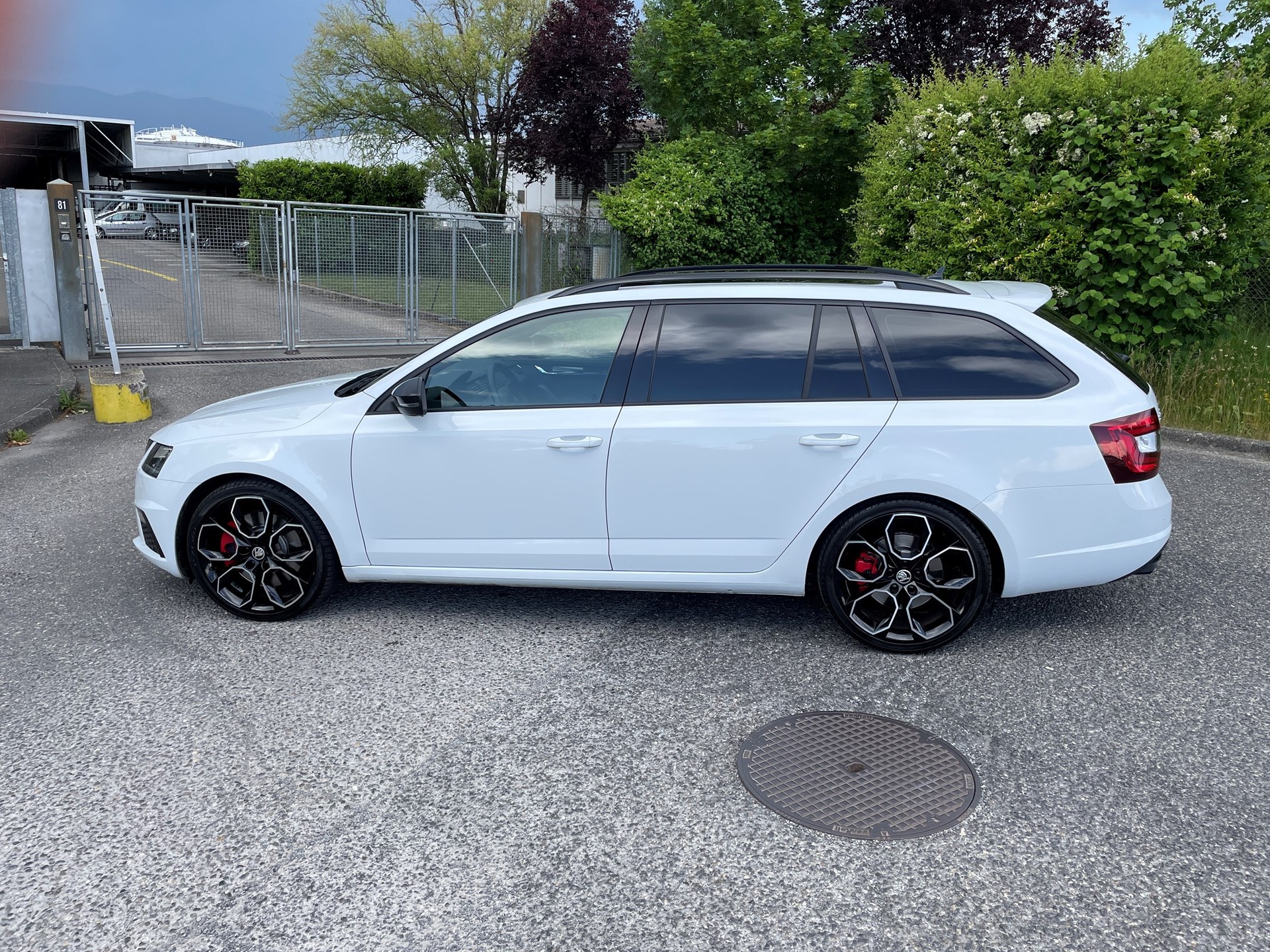 SKODA Octavia Combi 2.0 TSI RS DSG-image-1