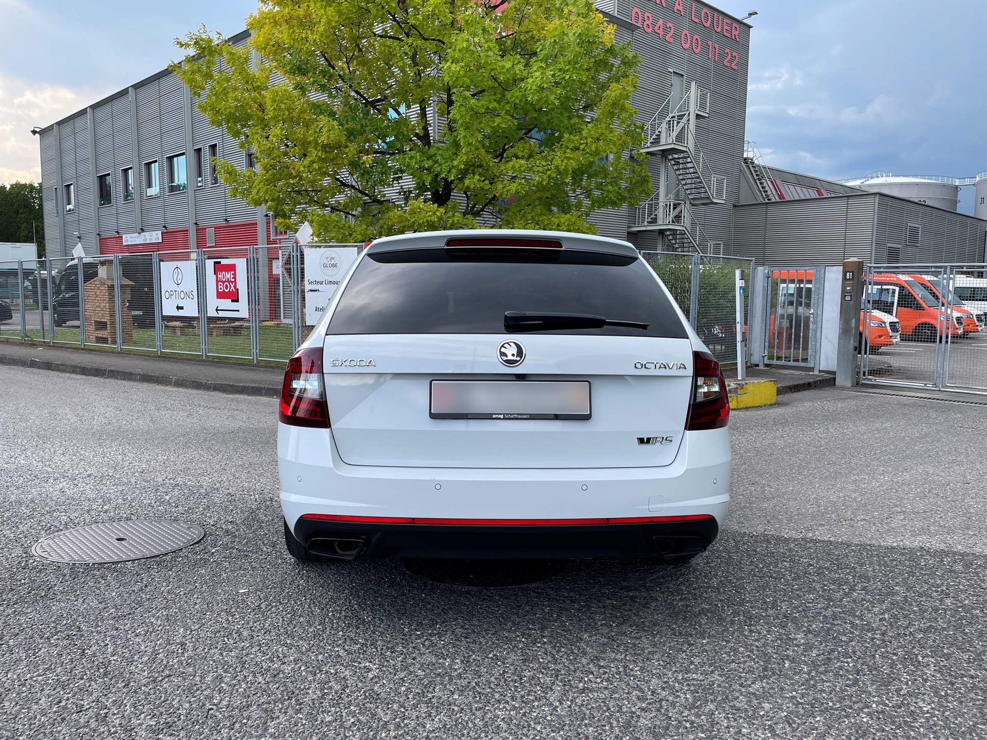SKODA Octavia Combi 2.0 TSI RS DSG-image-2
