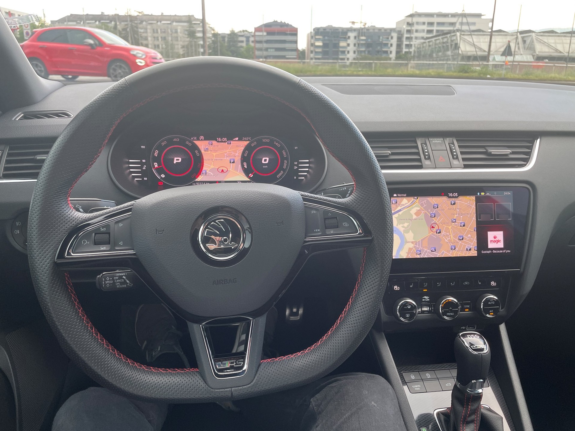 SKODA Octavia Combi 2.0 TSI RS DSG-image-3