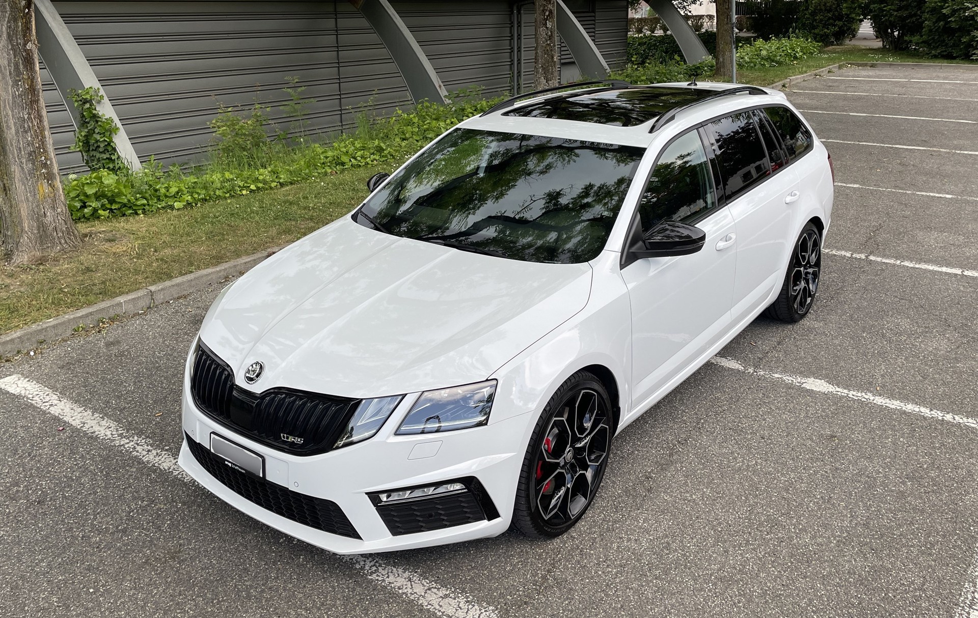 SKODA Octavia Combi 2.0 TSI RS DSG-image-0