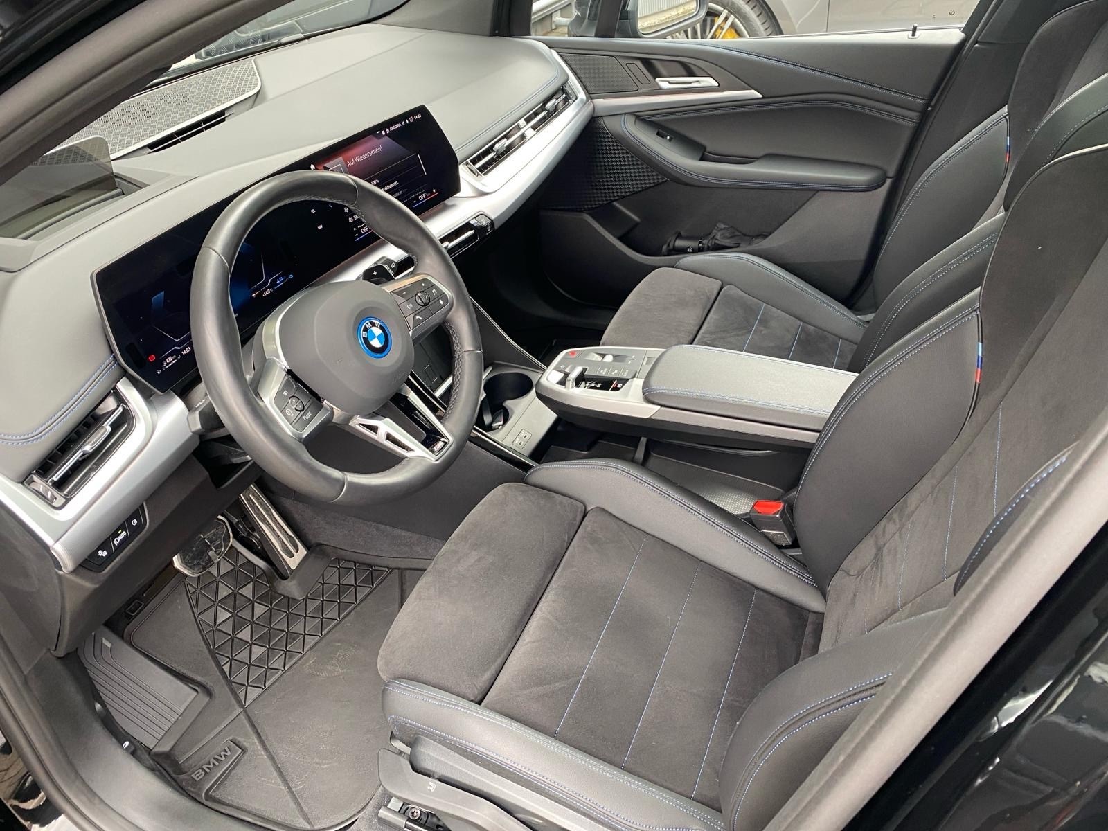 BMW 230e xDrive Active Tourer M Sport-image-7