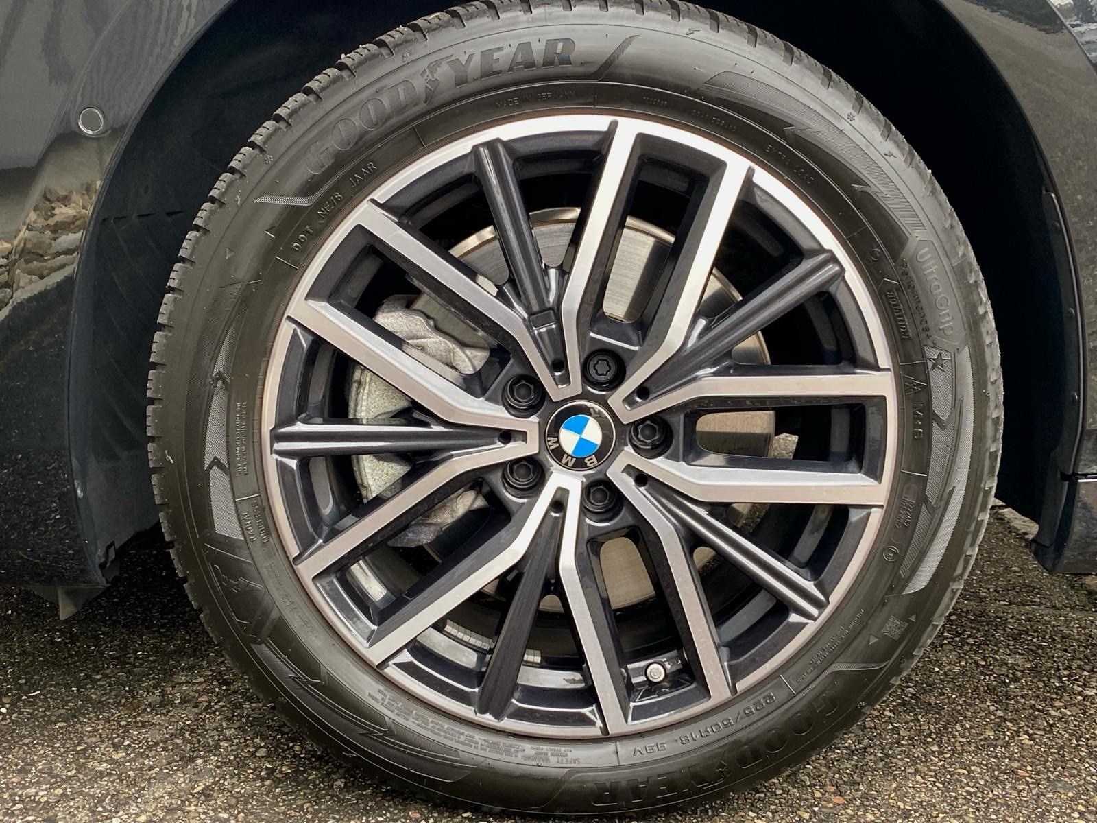 BMW 230e xDrive Active Tourer M Sport-image-5