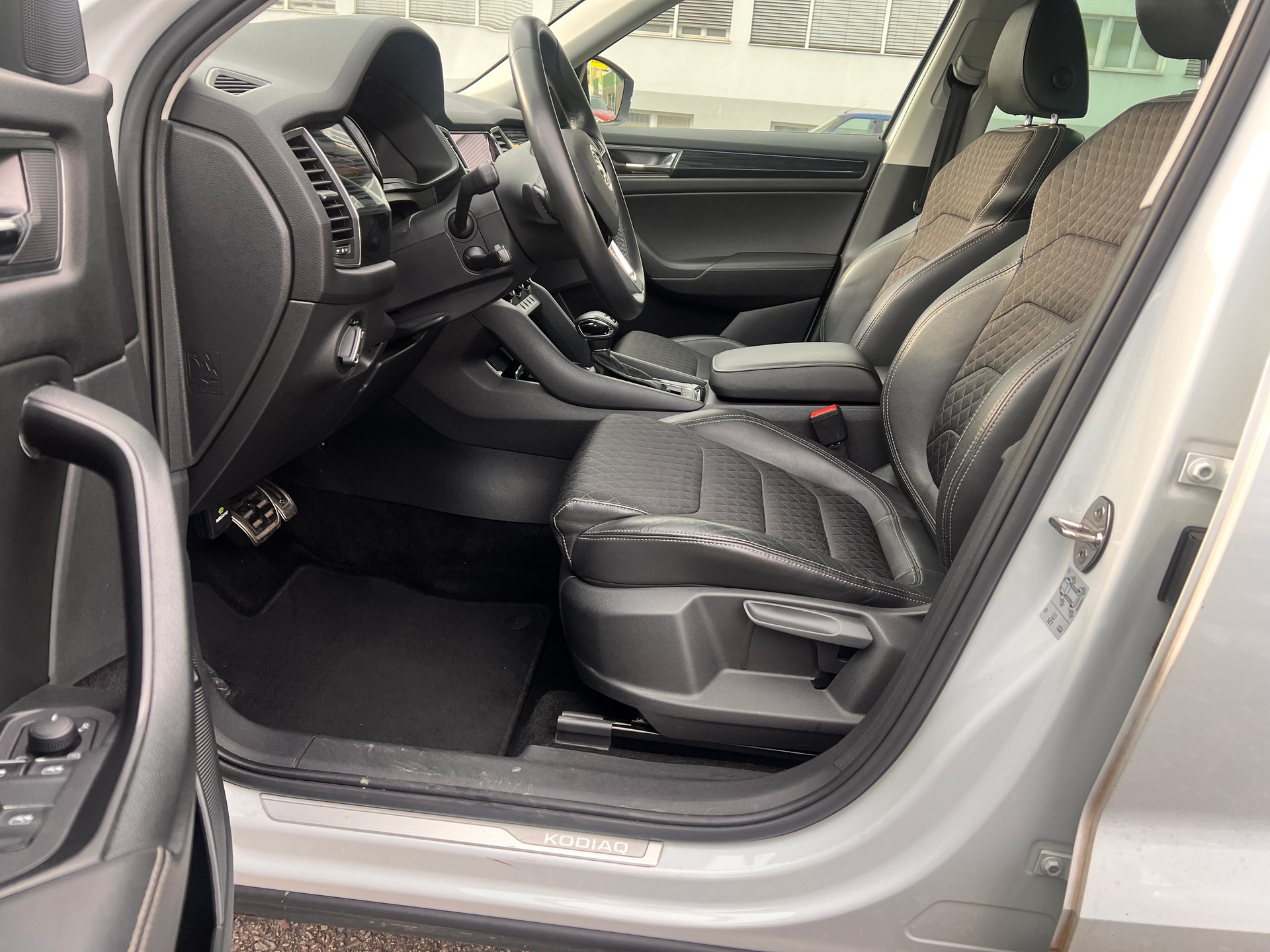 SKODA Kodiaq 2.0 TDI CR Style 4x4 DSG-image-10