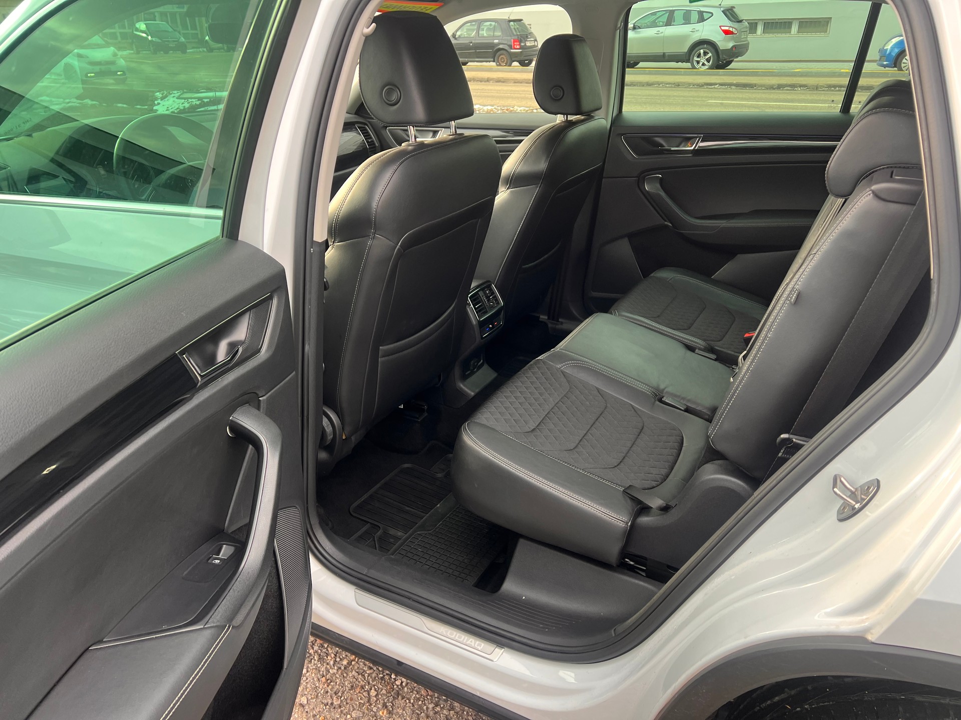 SKODA Kodiaq 2.0 TDI CR Style 4x4 DSG-image-13