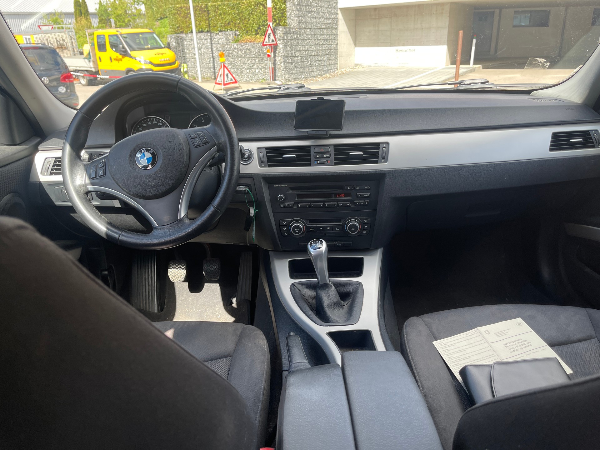 BMW 318i Touring-image-6