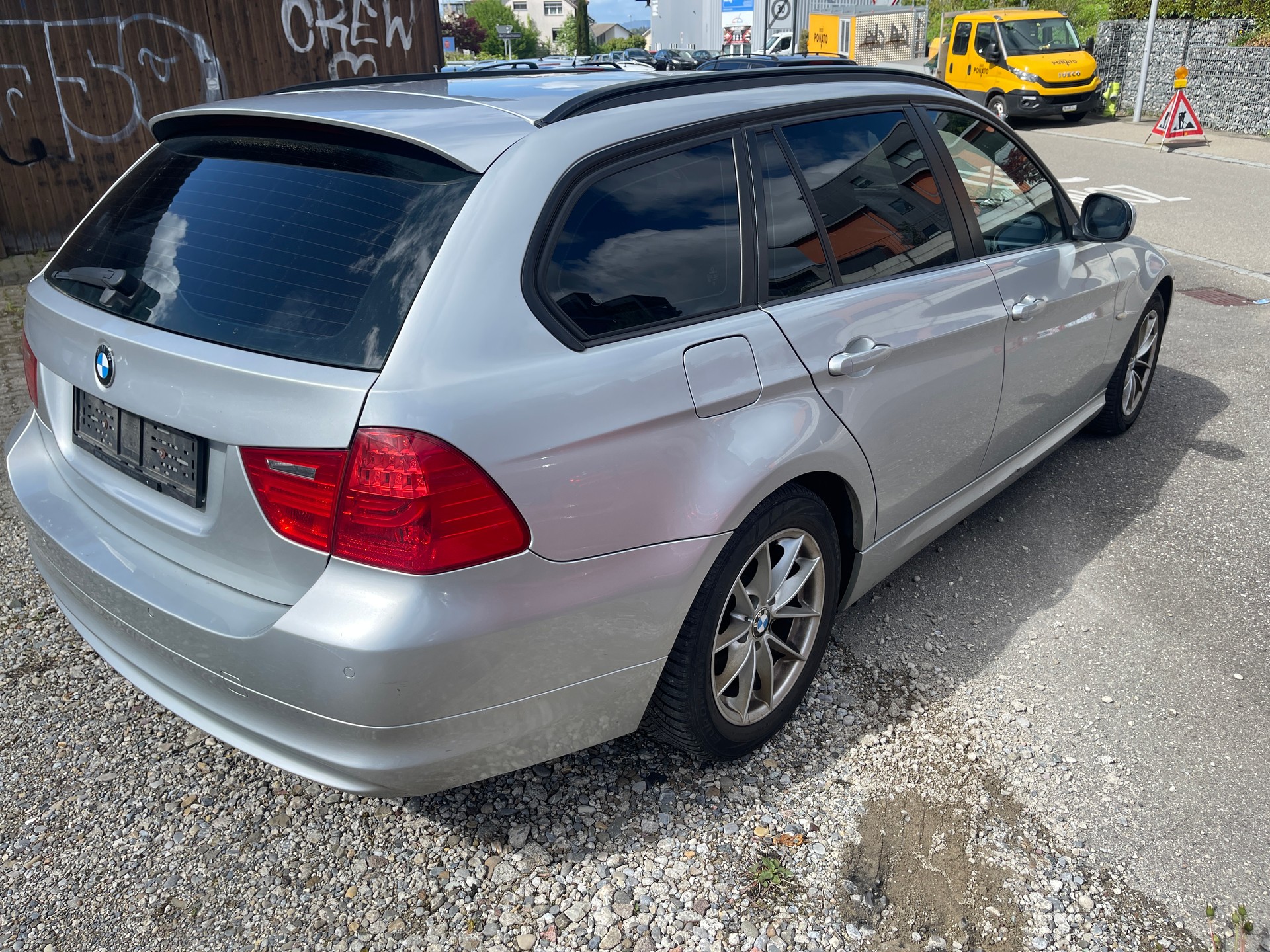 BMW 318i Touring-image-5
