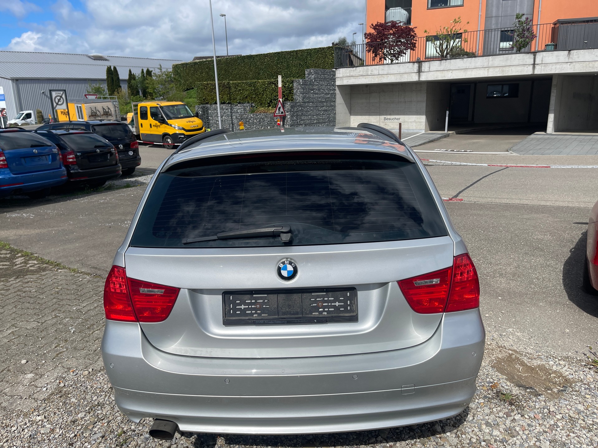 BMW 318i Touring-image-4