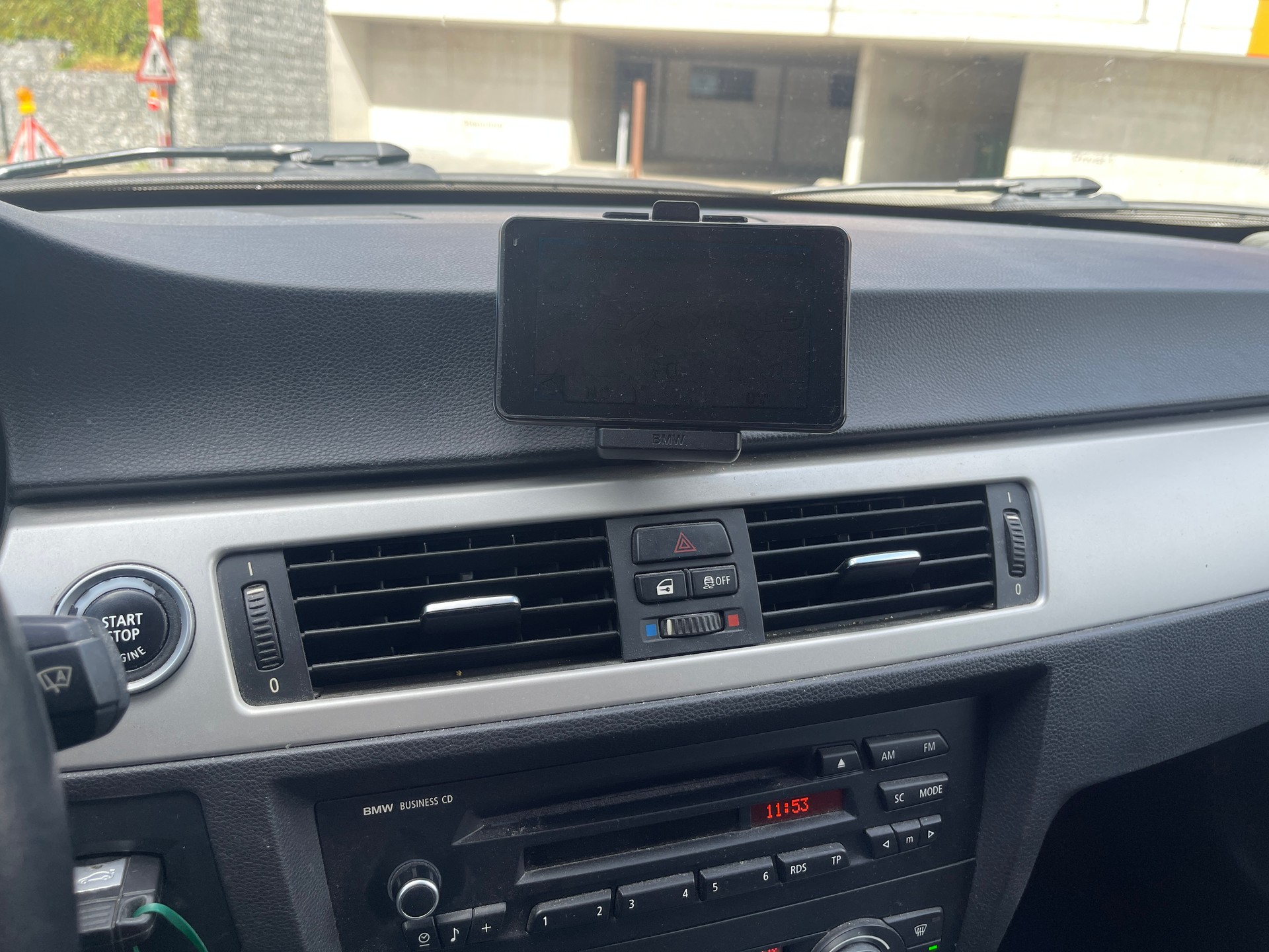 BMW 318i Touring-image-2