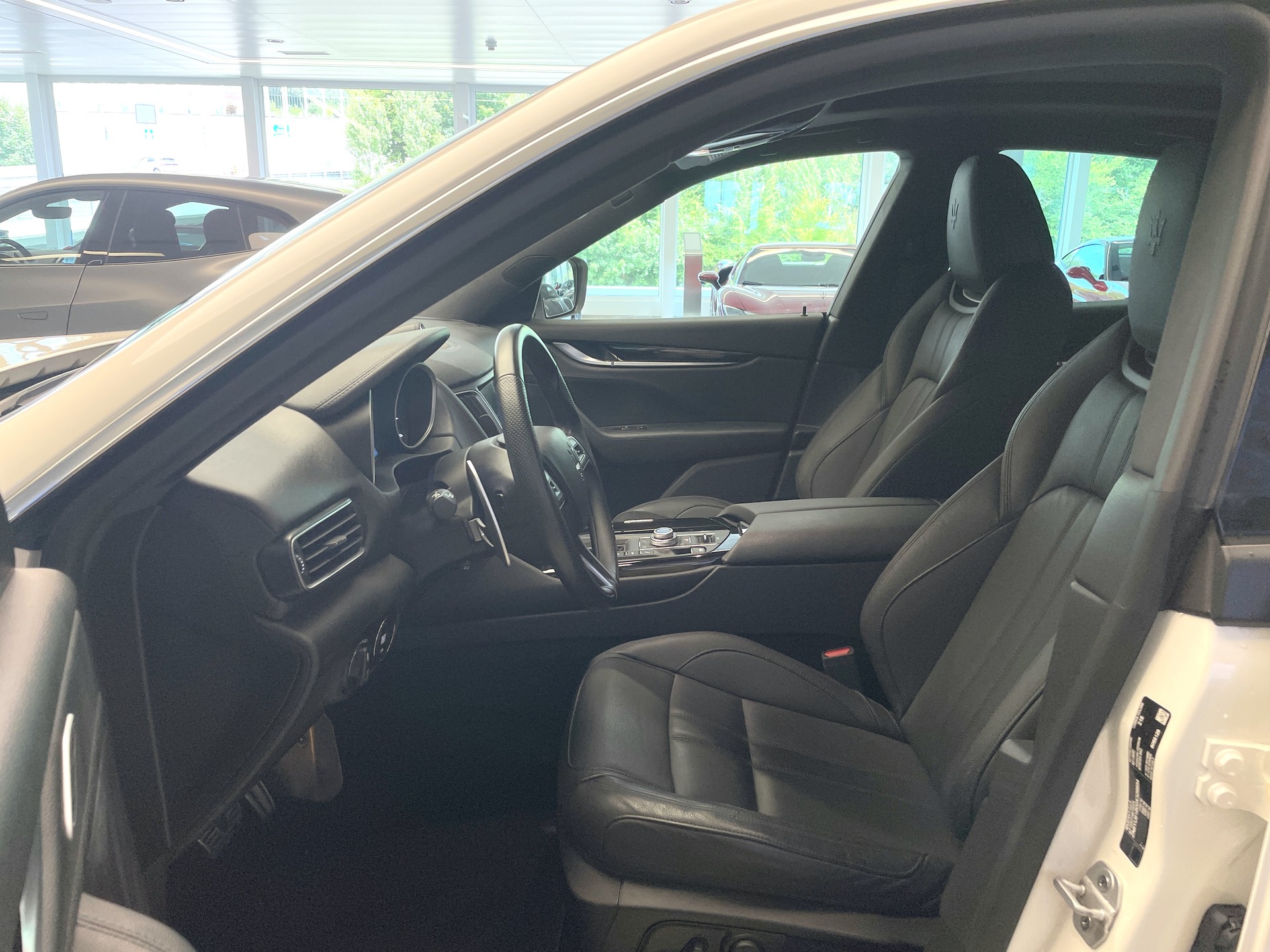 MASERATI Levante S 3.0V6 GranSport Automatica-image-8