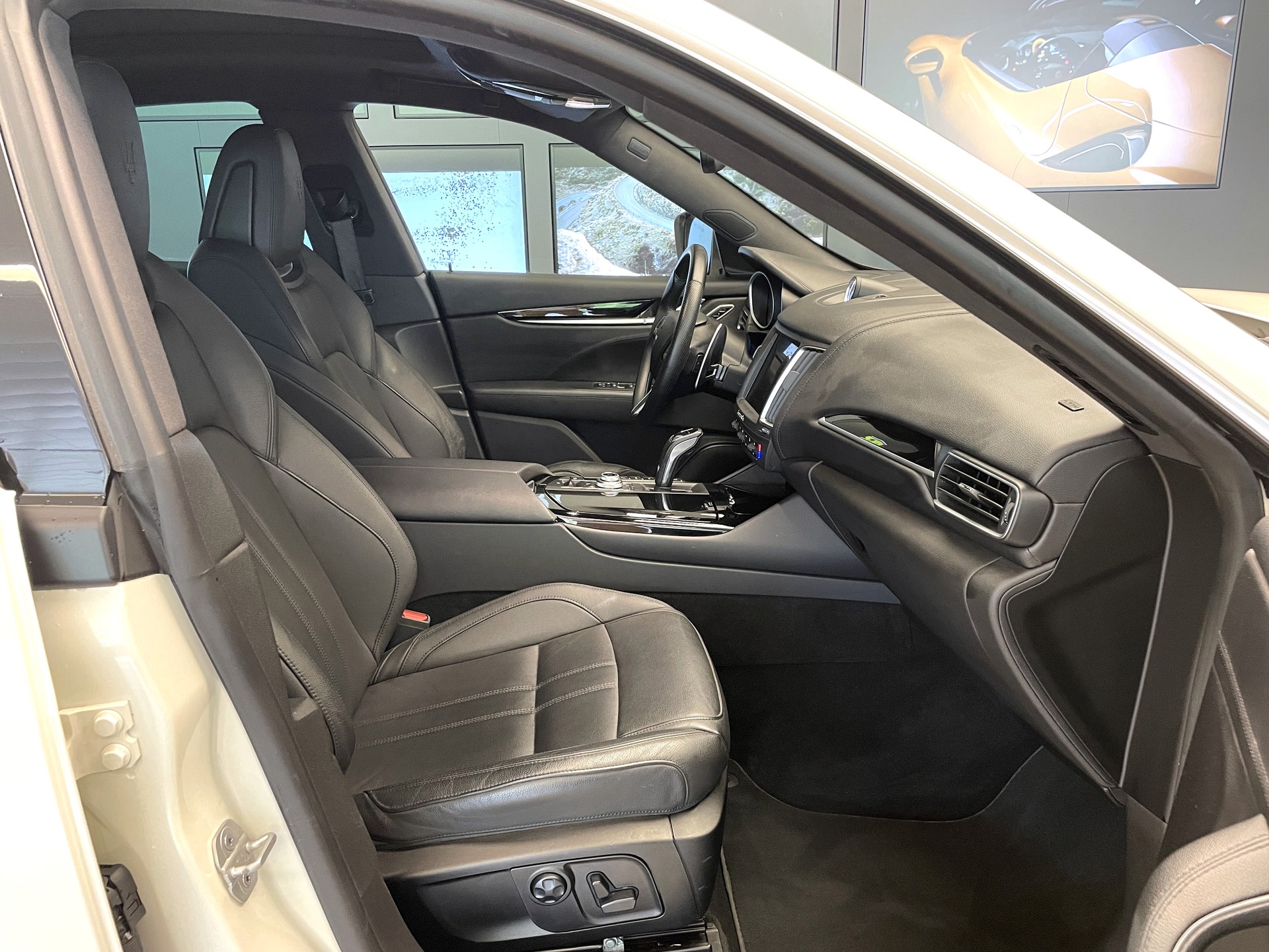 MASERATI Levante S 3.0V6 GranSport Automatica-image-11