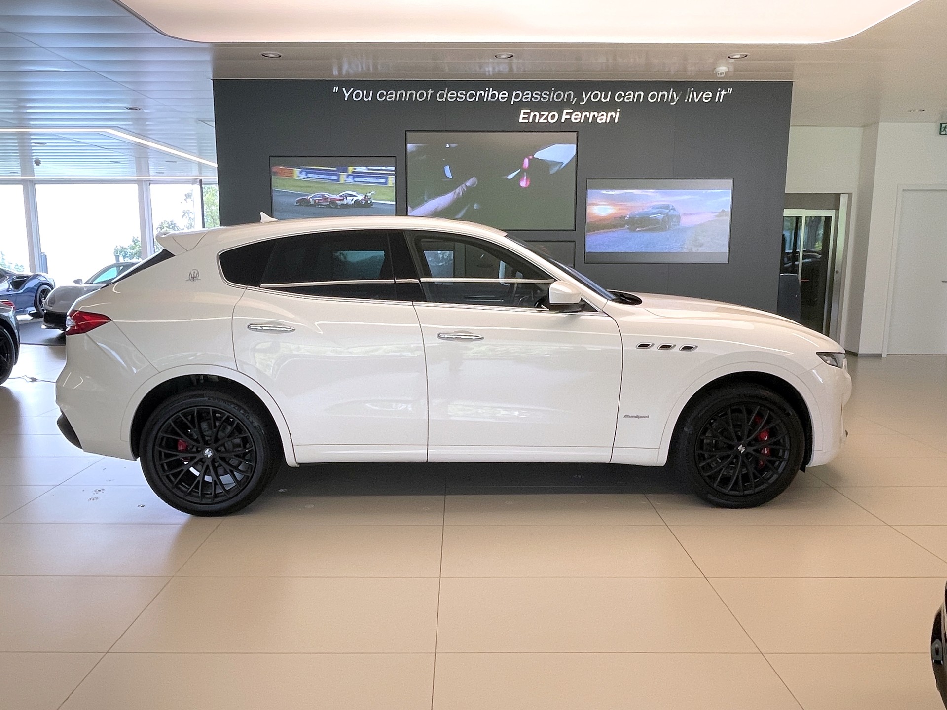 MASERATI Levante S 3.0V6 GranSport Automatica-image-3